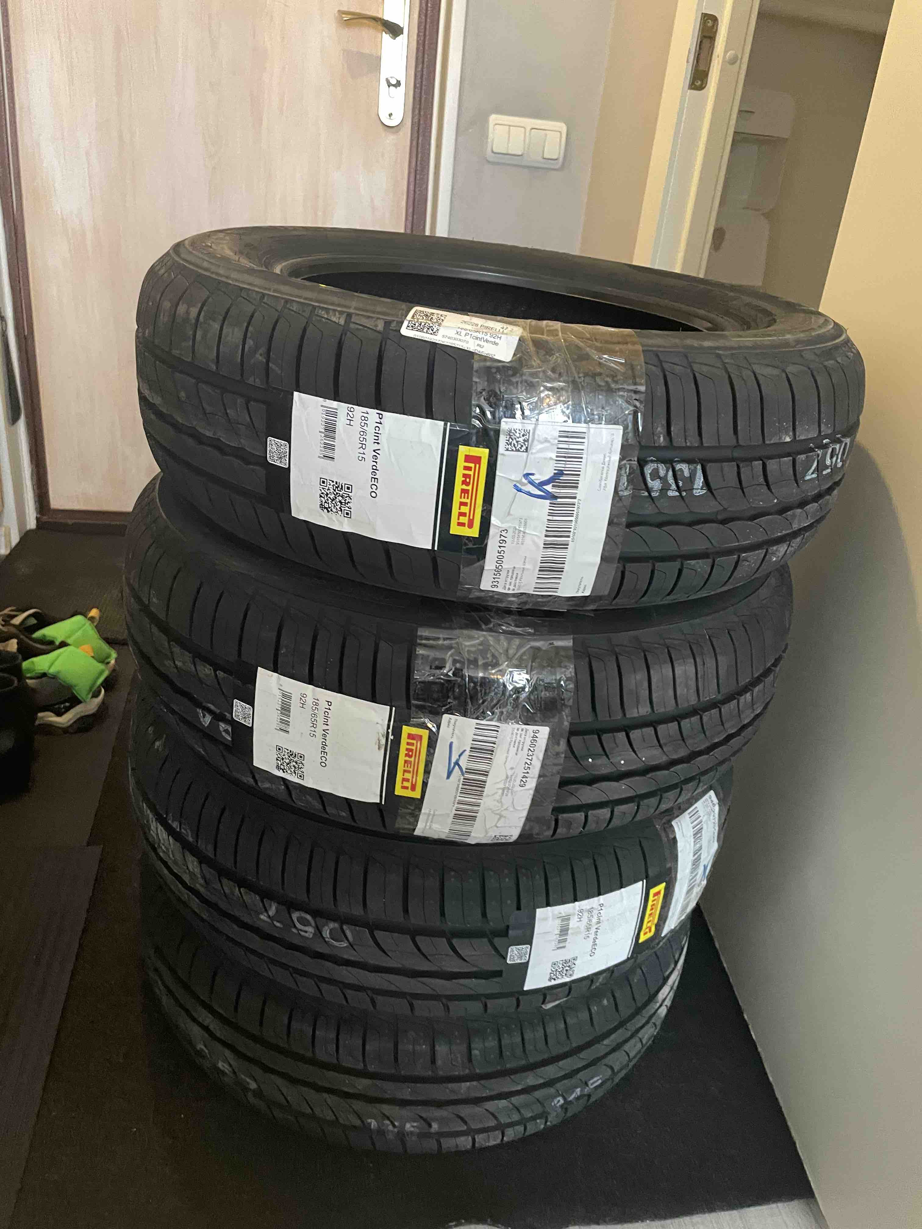 Купить шины Pirelli Cinturato P1 Verde 185/65 R15 92H (до 210 км/ч)  2622800, цены на Мегамаркет | Артикул: 100023665754