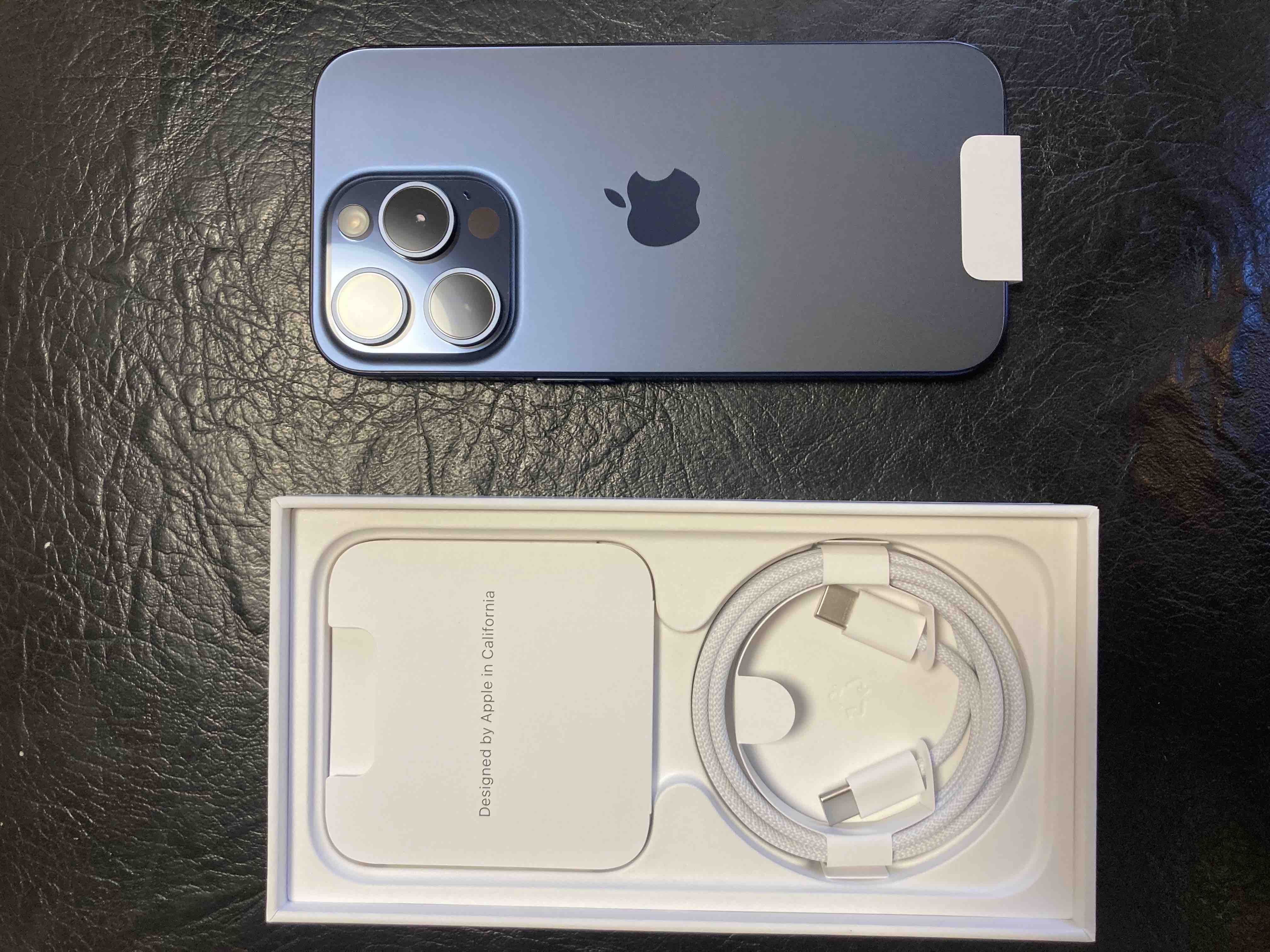 Смартфон Apple iPhone 15 Pro 256Gb Blue Titanium 2 SIM HK/CN - отзывы  покупателей на Мегамаркет | 100060740345