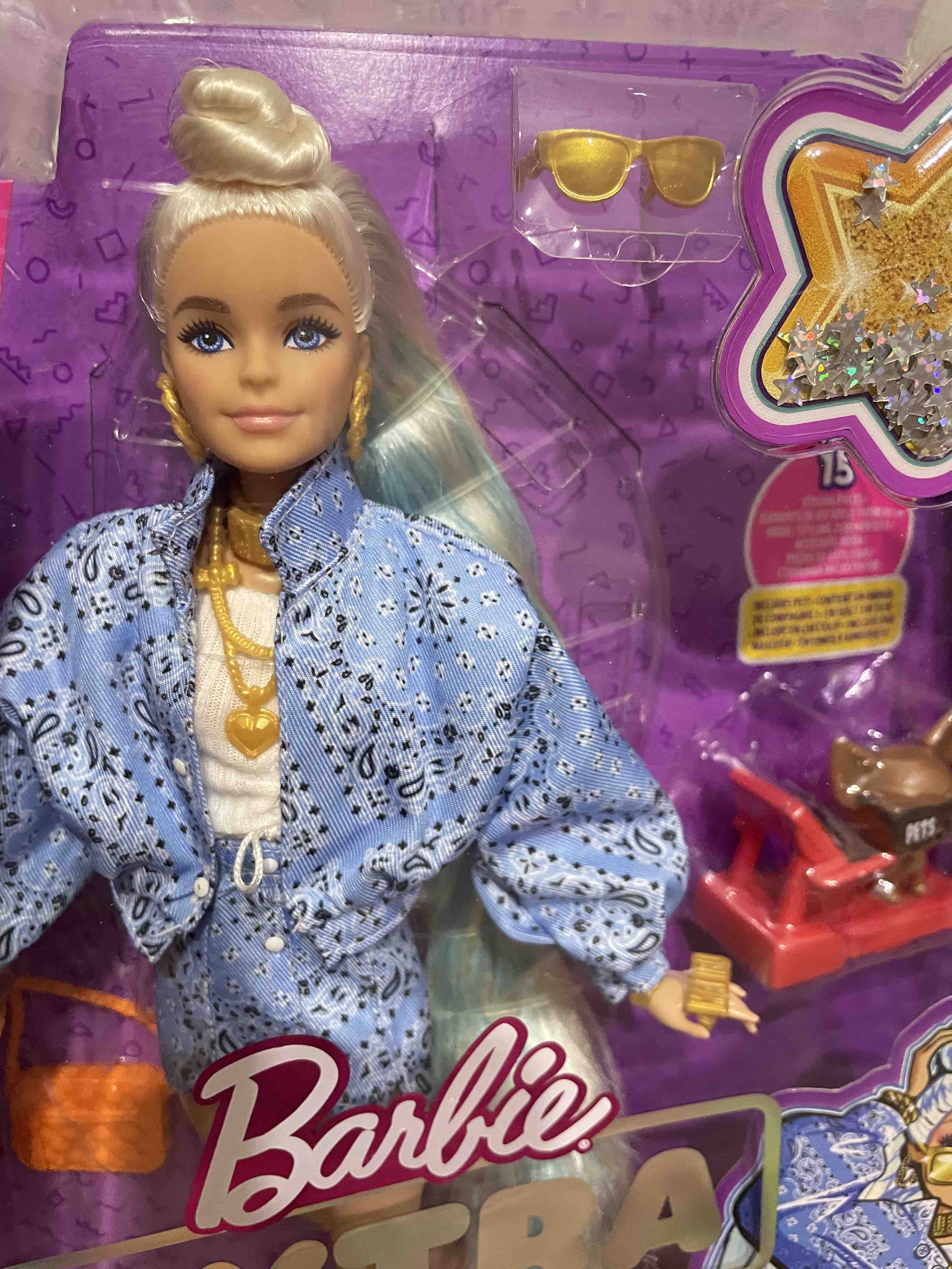 Купить кукла Barbie Экстра в джинсовой куртке HHN08, цены на Мегамаркет