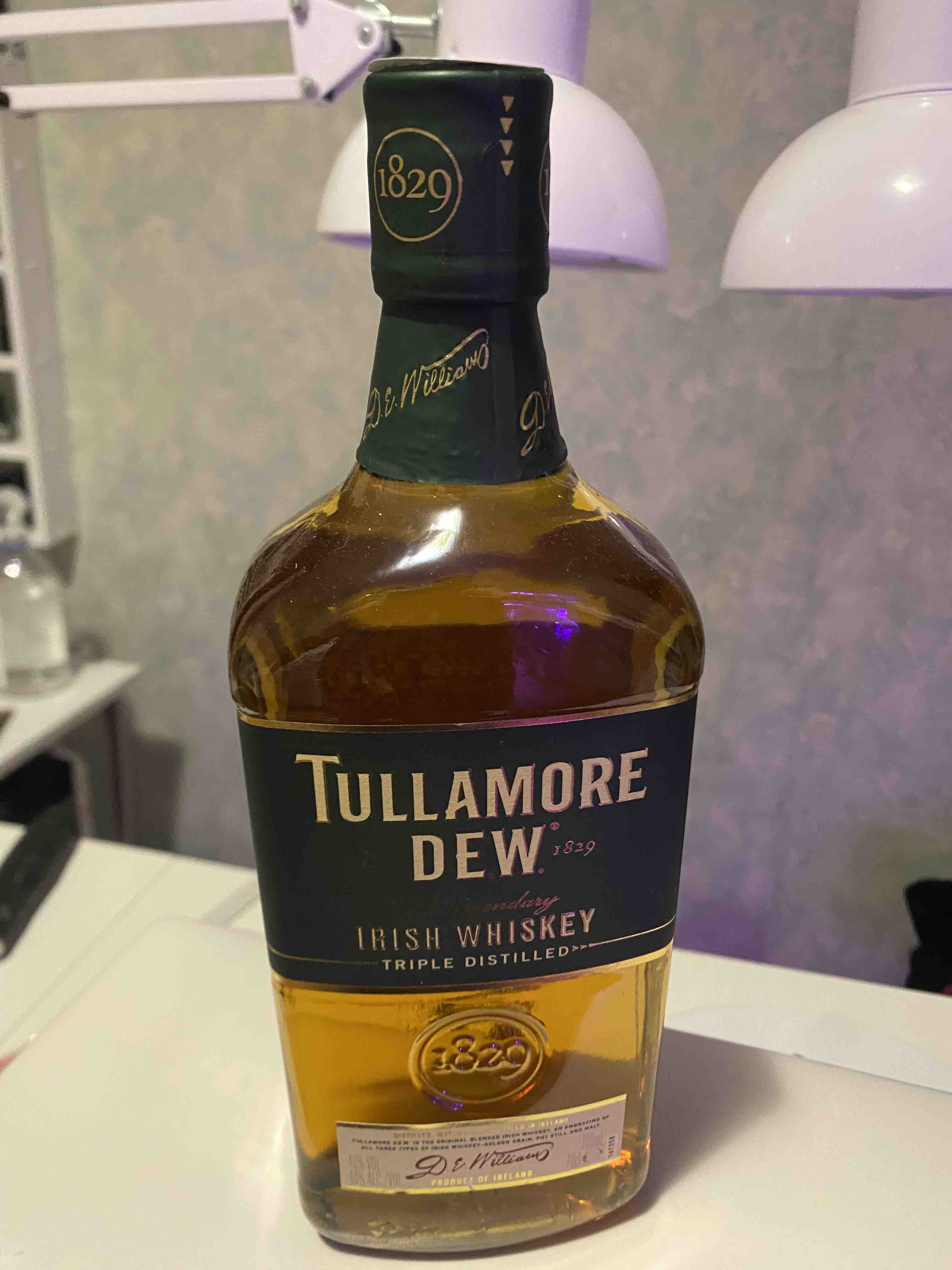 Виски Tullamore Dew 0.7 л - купить, цены на Мегамаркет