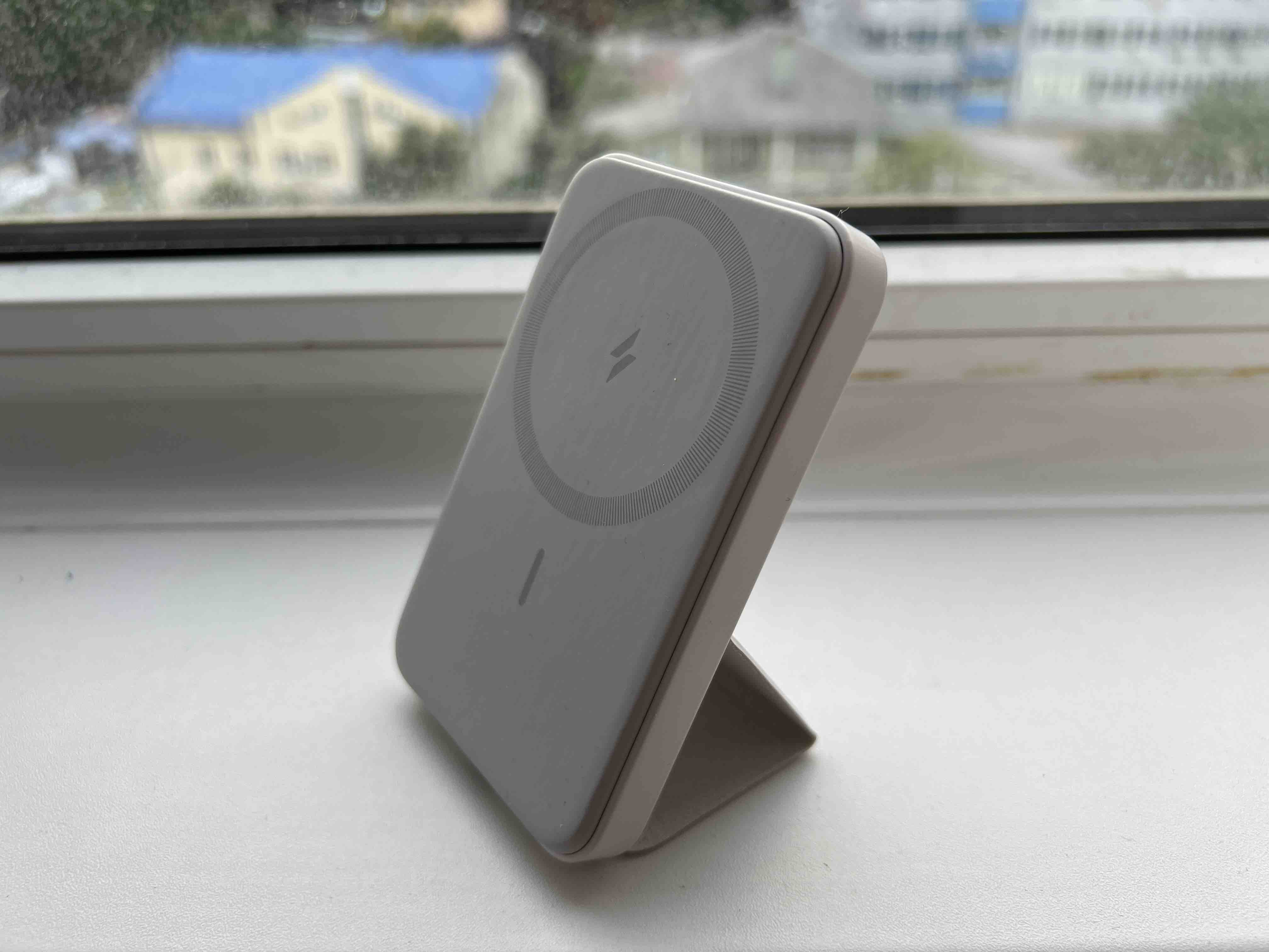 Anker представила ультратонкий магнитный аккумулятор Air