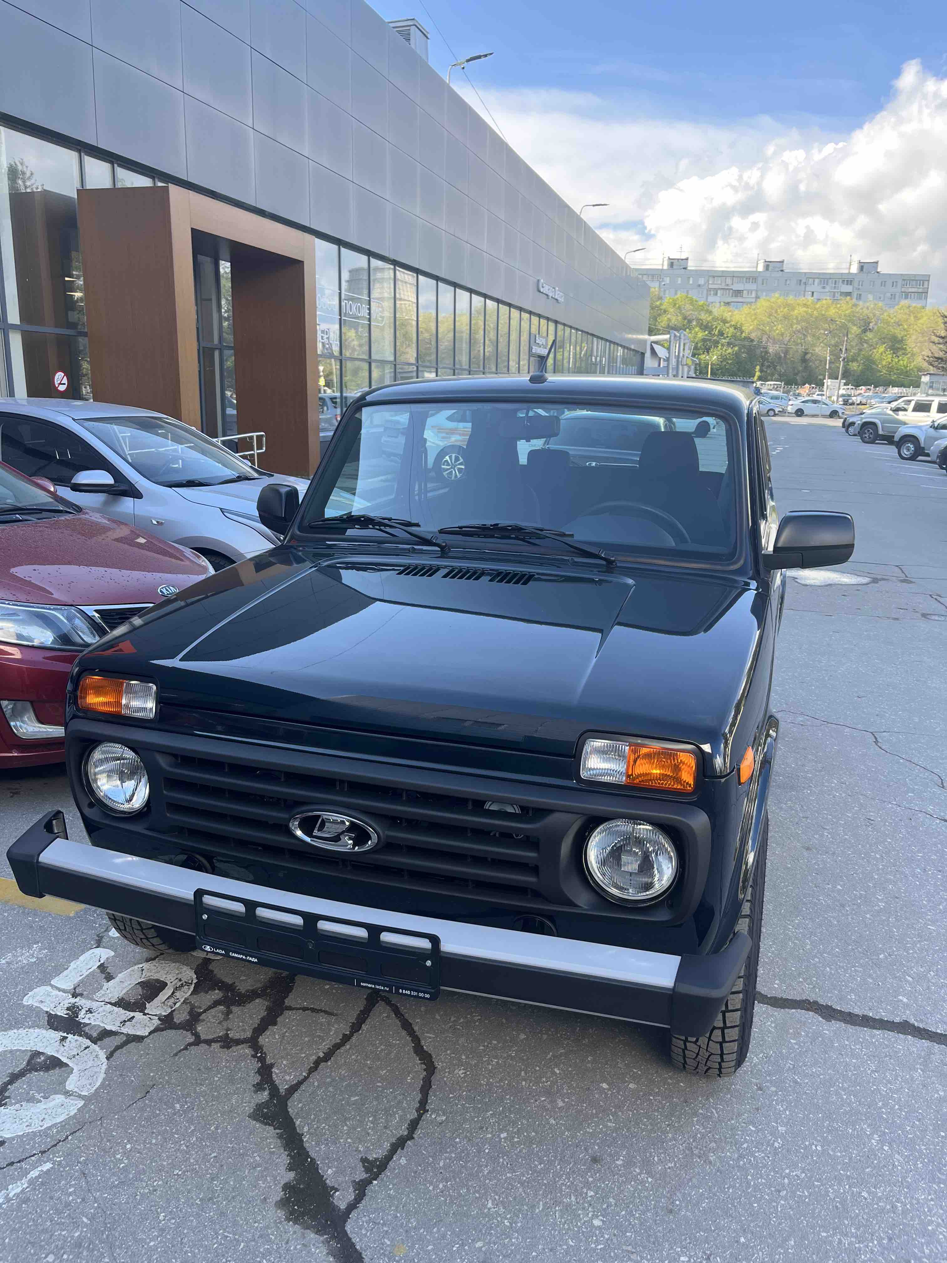 Автомобиль LADA Niva Legend 1 1.7 83 л.с. Механика Белый Classic – купить в  Москве, цены в интернет-магазинах на Мегамаркет