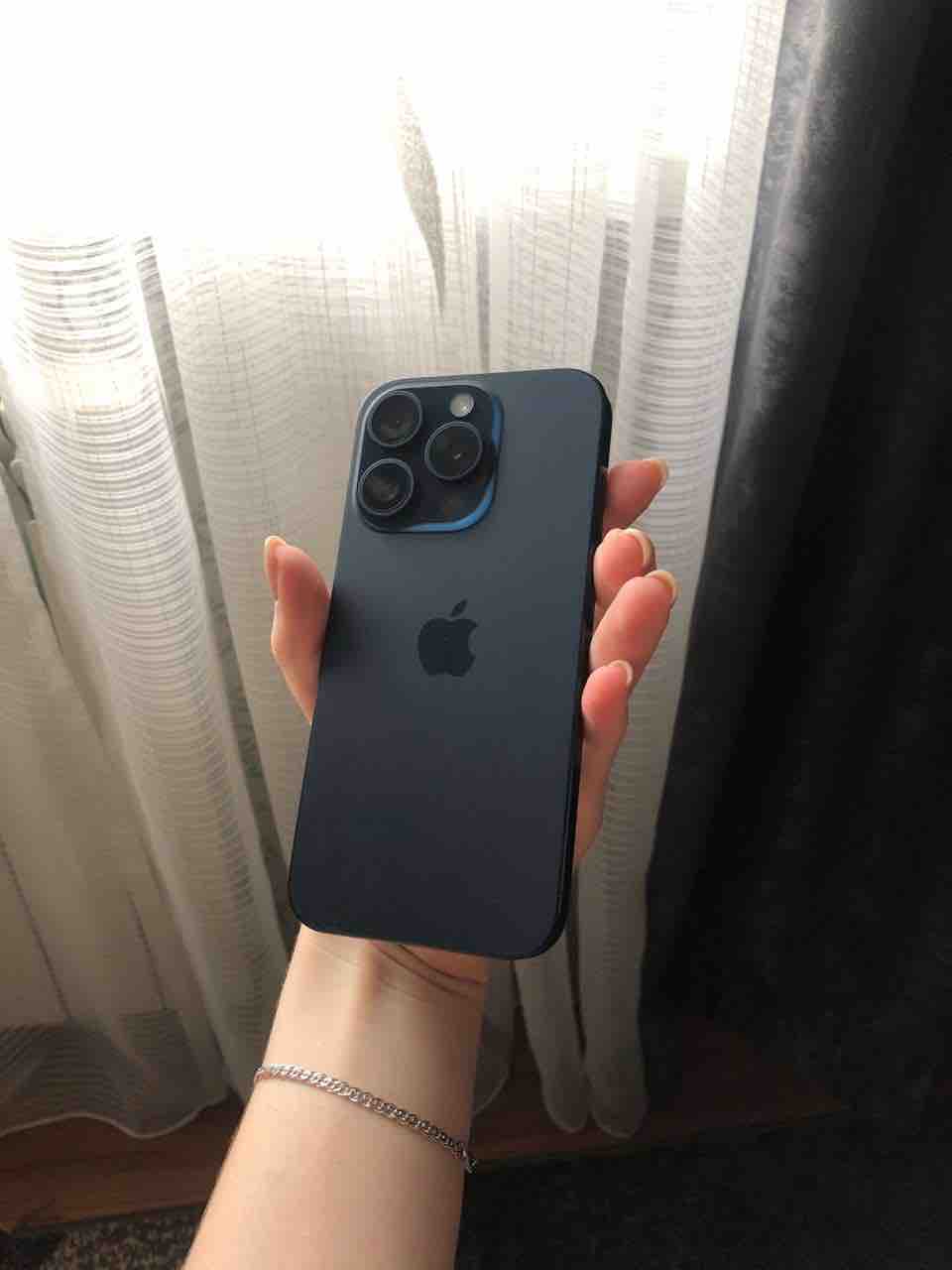 Смартфон Apple iPhone 15 Pro 256Gb Blue Titanium - отзывы покупателей на  Мегамаркет | 100060024503