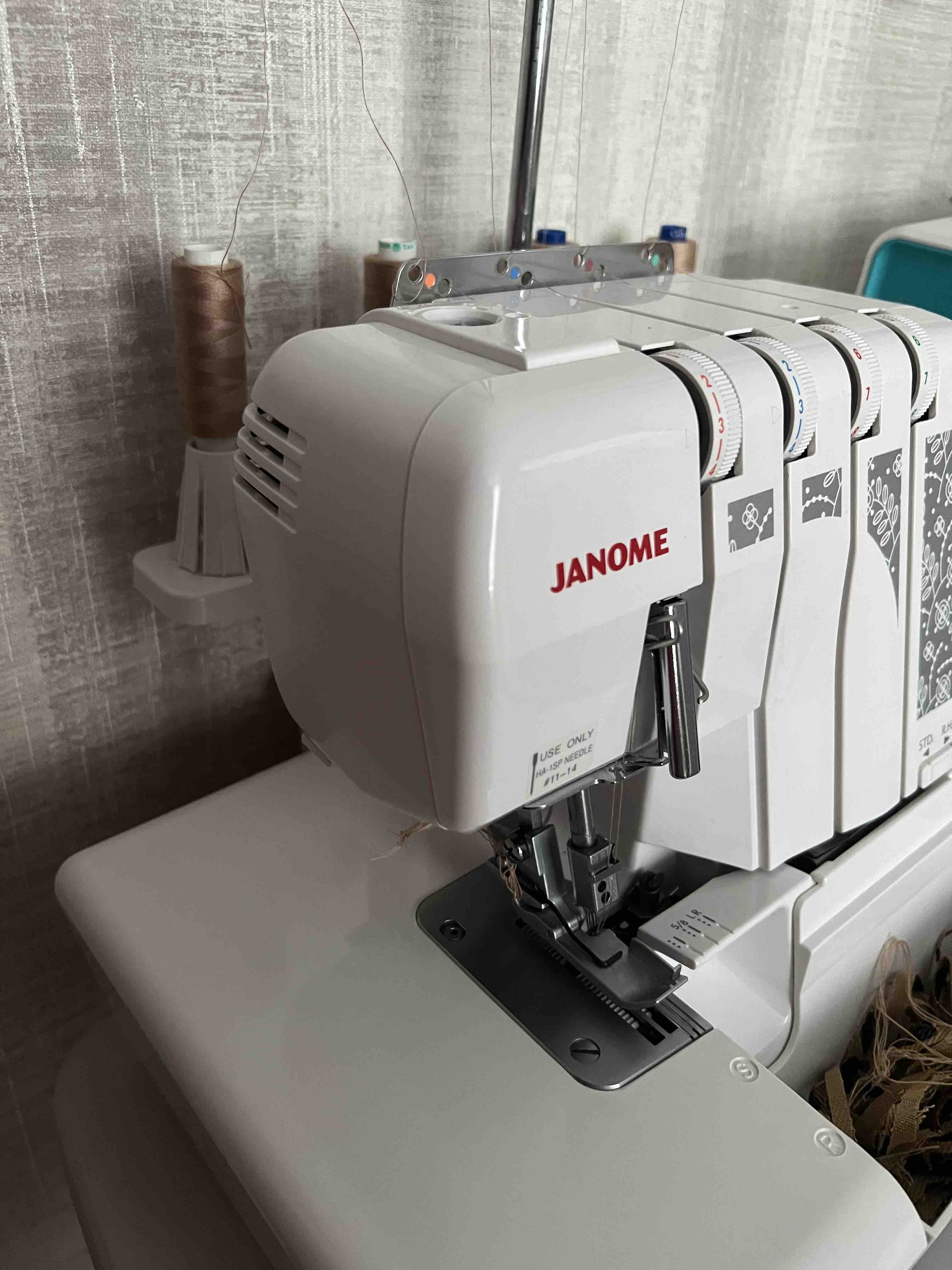 Оверлок Janome ML785 - отзывы покупателей на маркетплейсе Мегамаркет |  Артикул: 100024571520