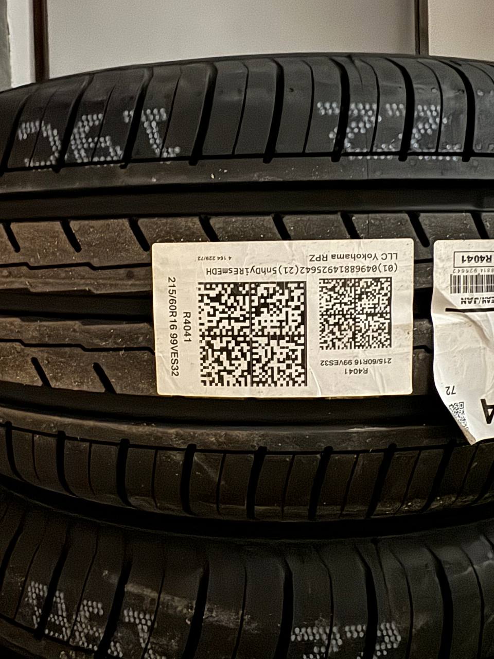 Шины YOKOHAMA BluEarth-Es ES32 215/60 R16 99 R2469 – купить в