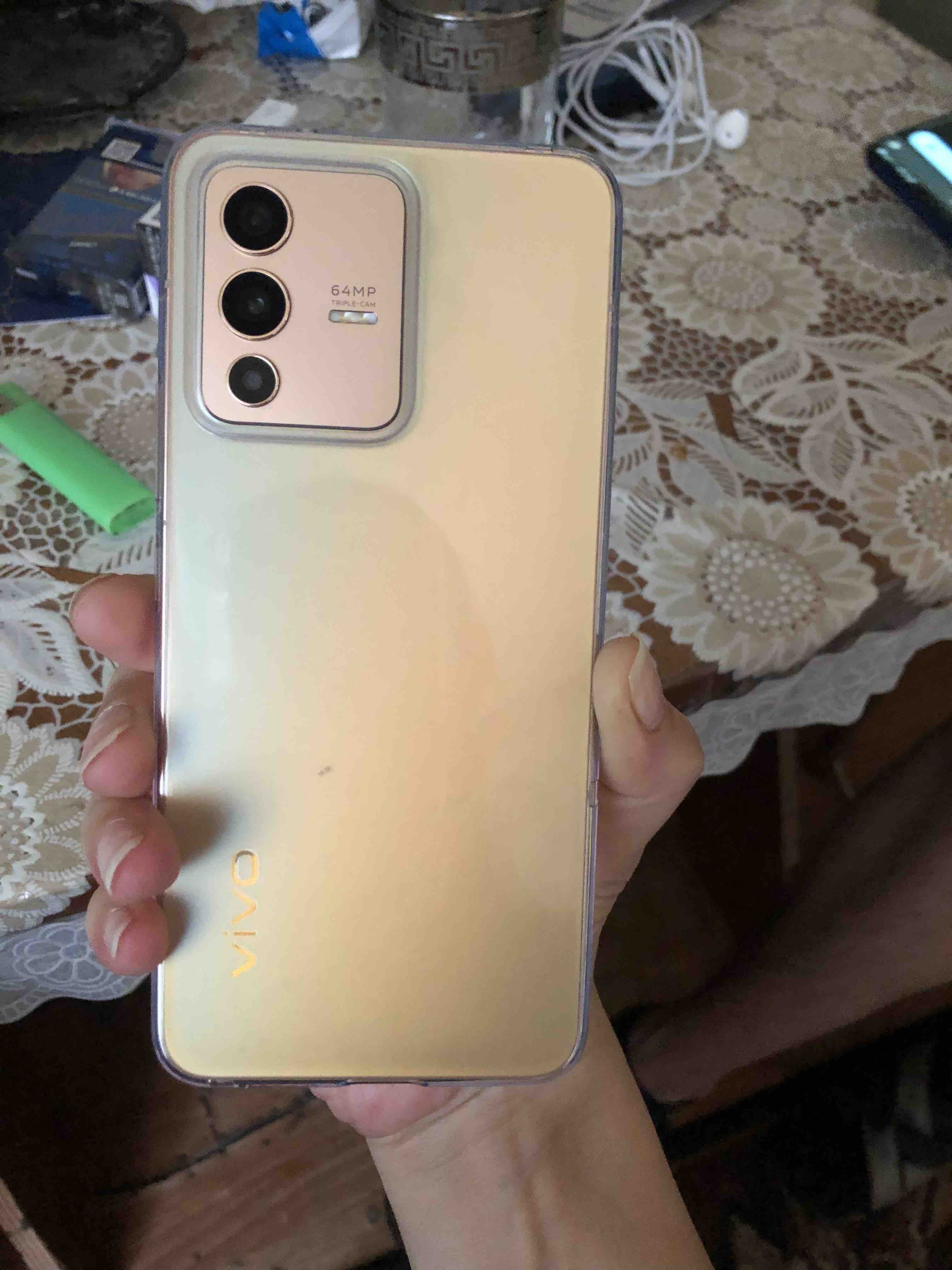 Смартфон Vivo V23 8/128GB Gold (v2130), купить в Москве, цены в  интернет-магазинах на Мегамаркет