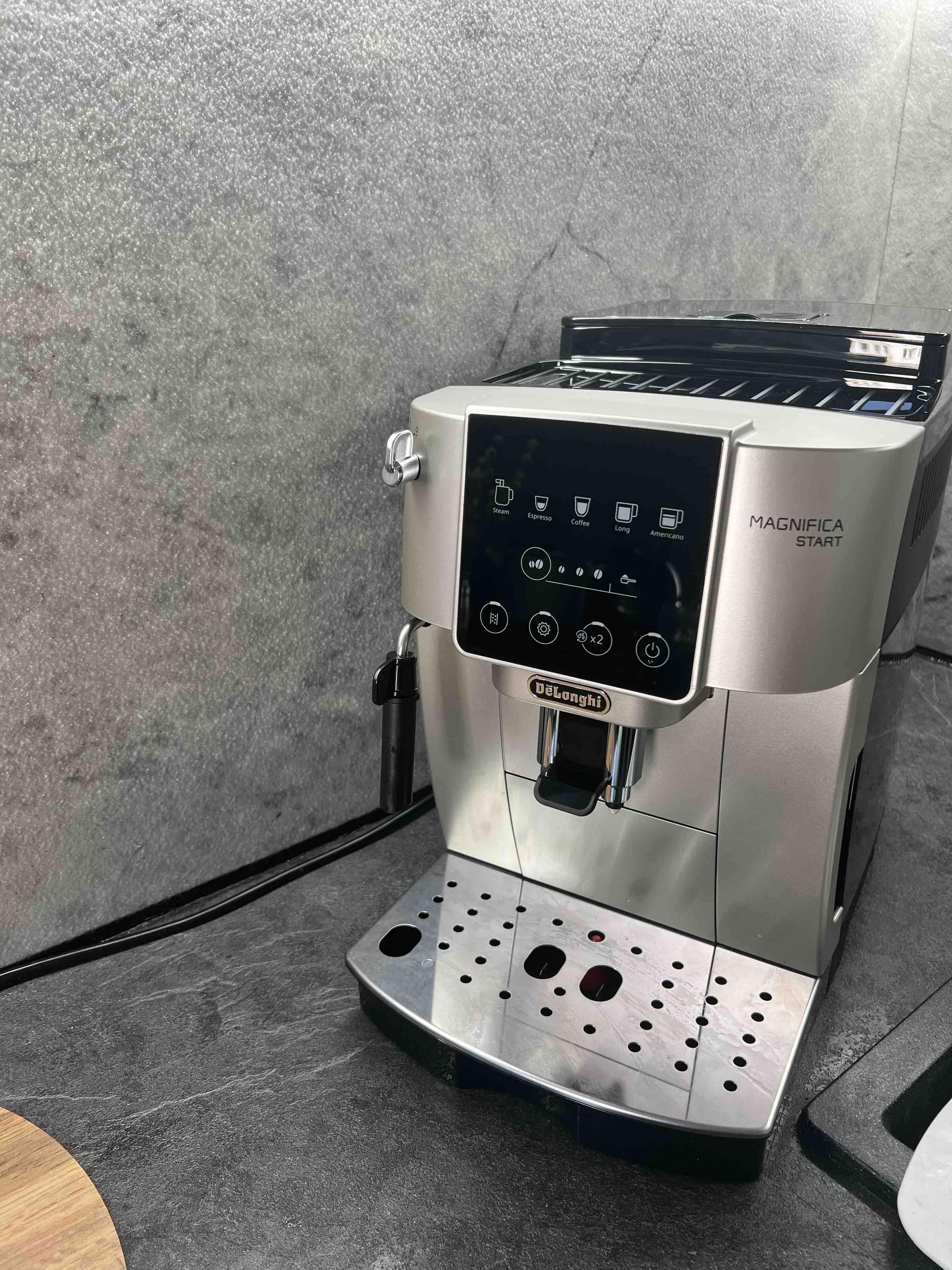 Кофемашина delonghi magnifica start ecam 220.30