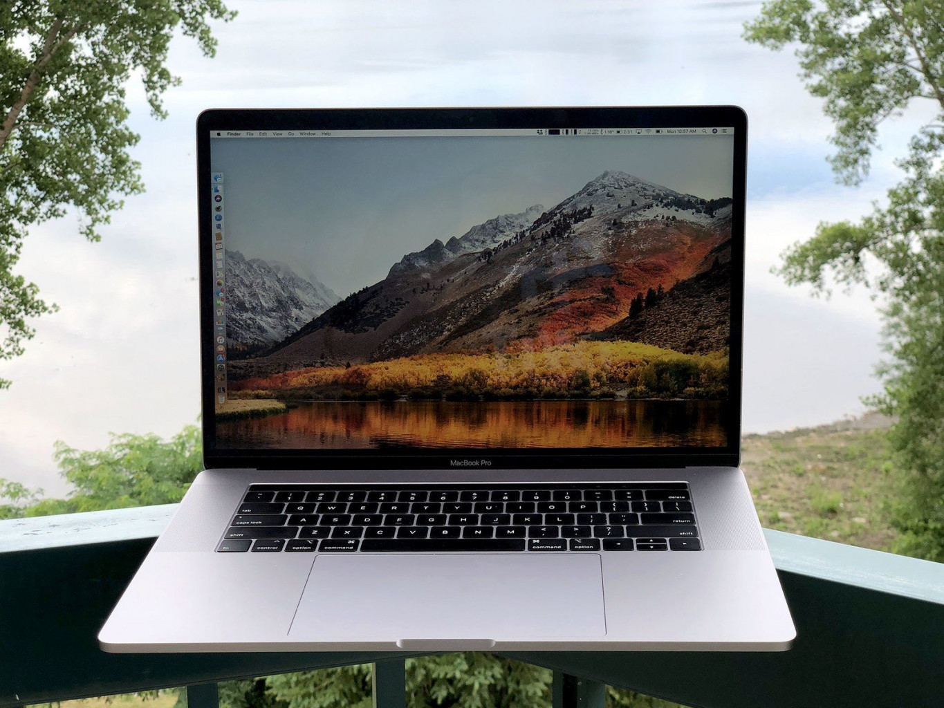 Макбук фото. Ноутбук Аппле макбук. MACBOOK Pro 15 2018 i7. MACBOOK Pro (15-inch, 2018). MACBOOK Pro 16 2018.