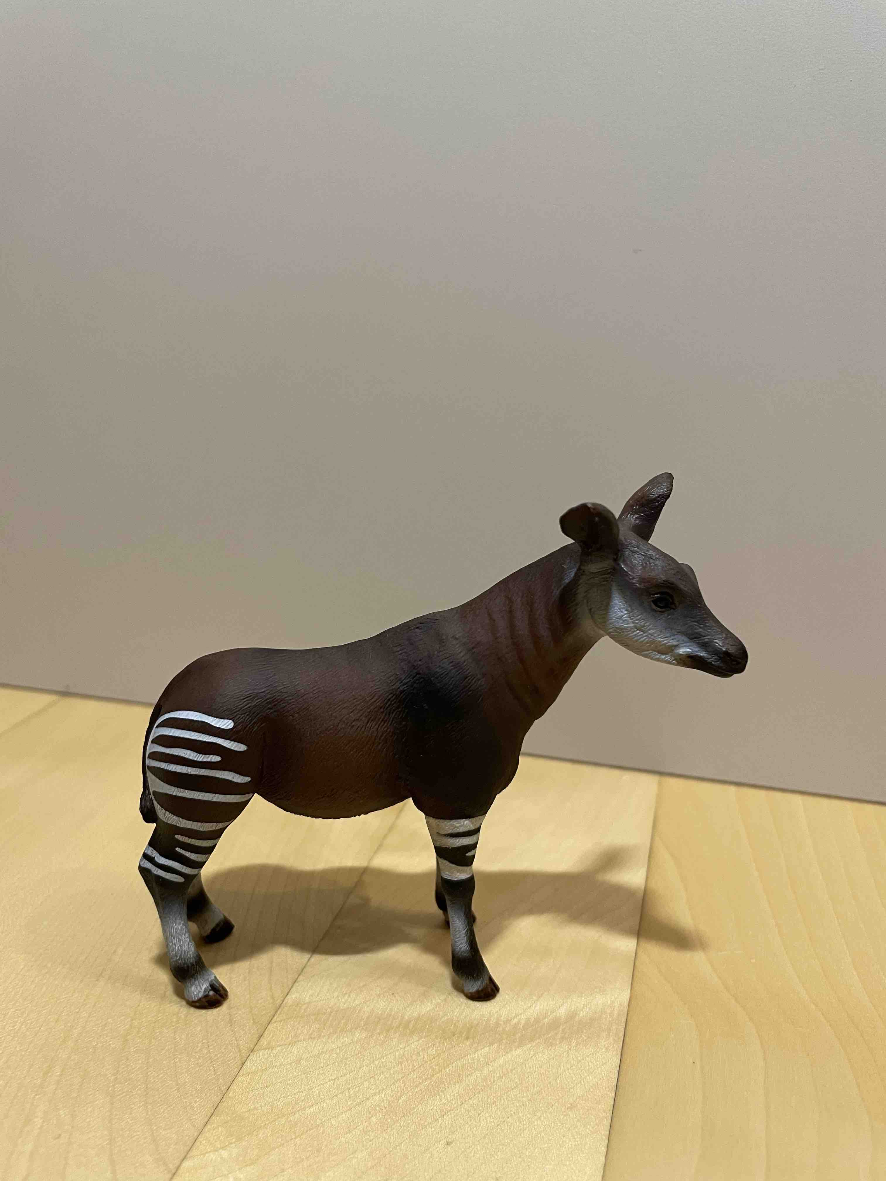 Купить фигурка Schleich Окапи, цены на Мегамаркет