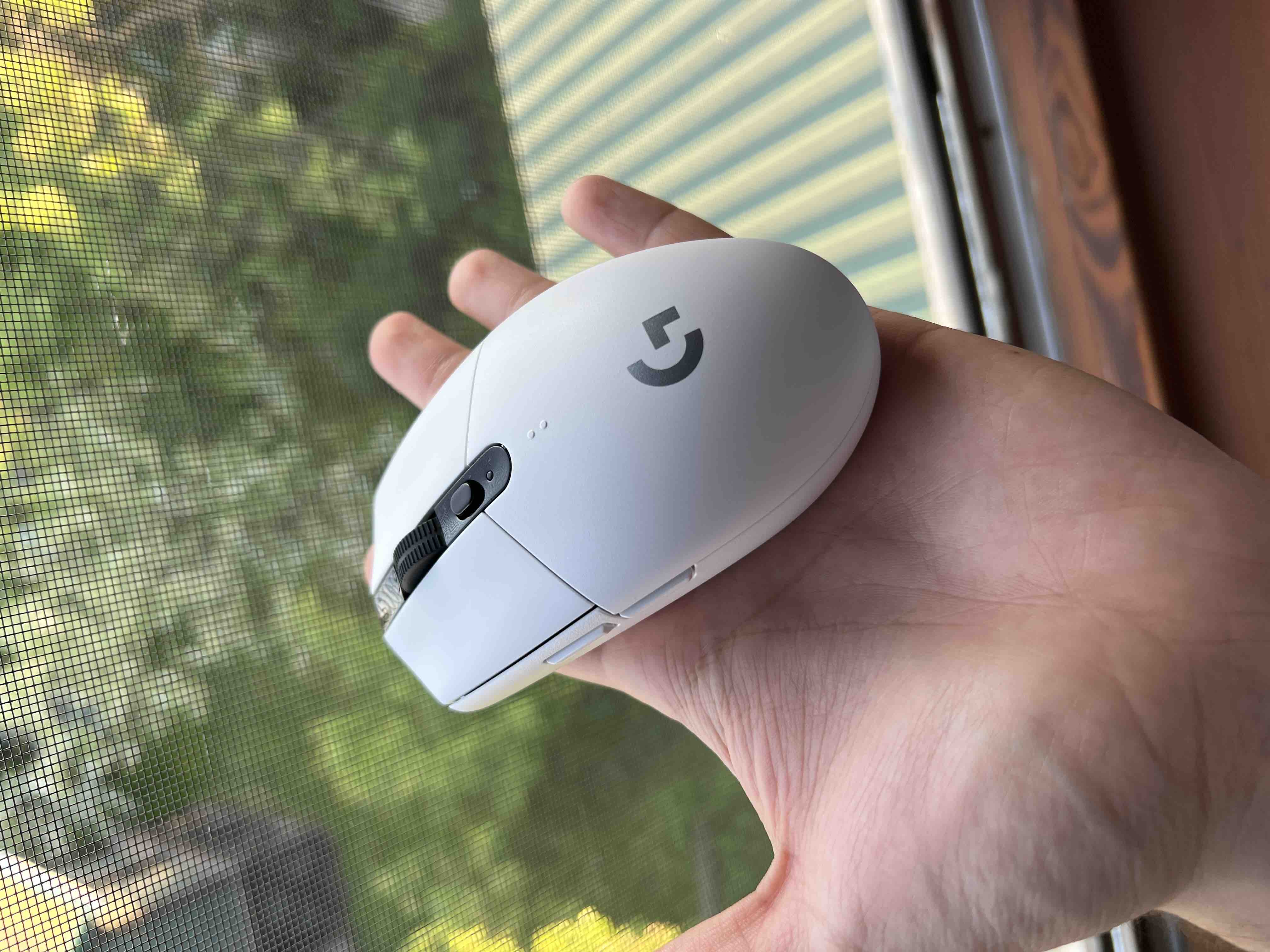 Logitech discount g304 white