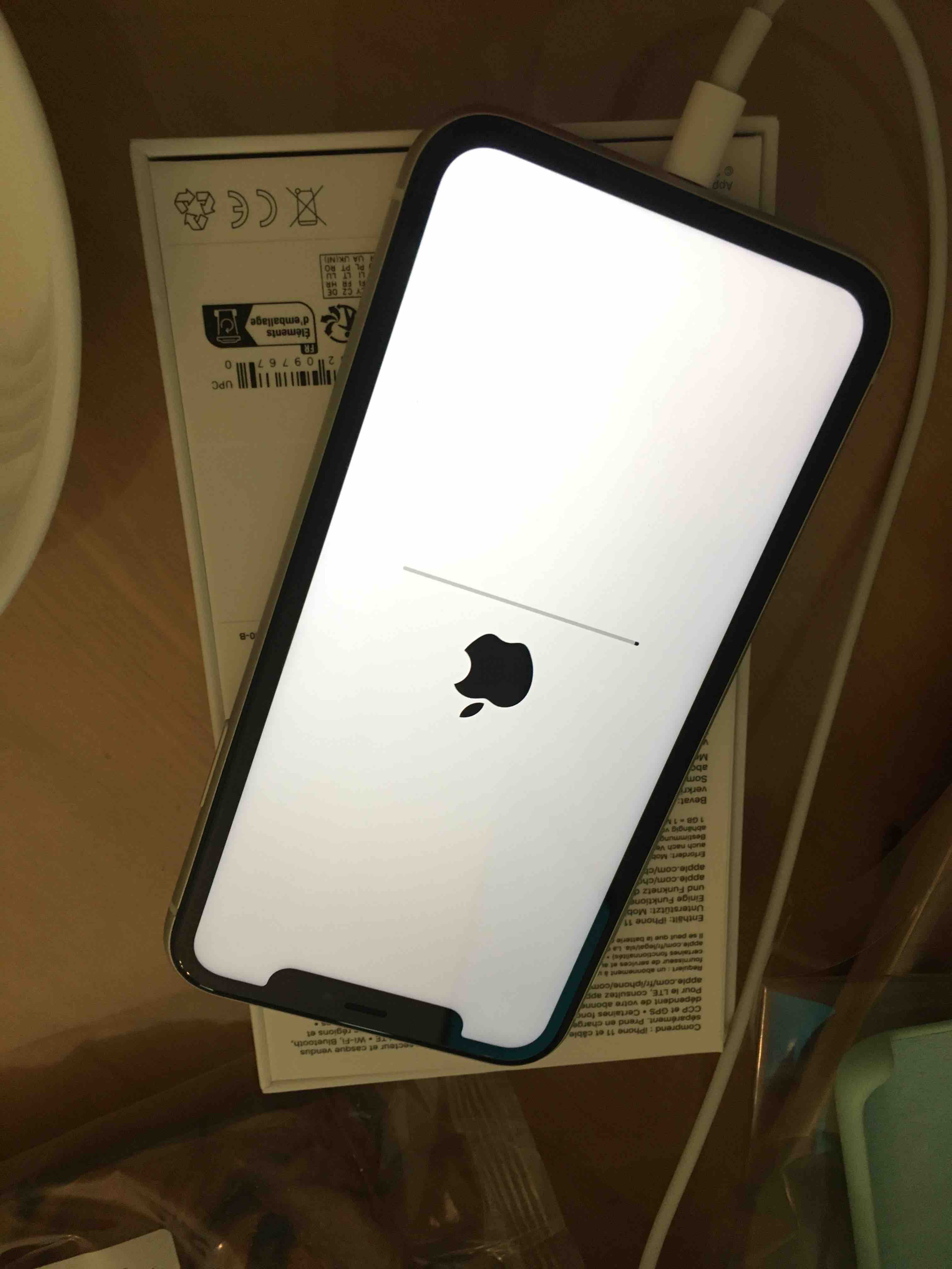 Смартфон Apple iPhone 11 64GB с новой комплектацией White - отзывы  покупателей на маркетплейсе Мегамаркет | Артикул: 100032952226