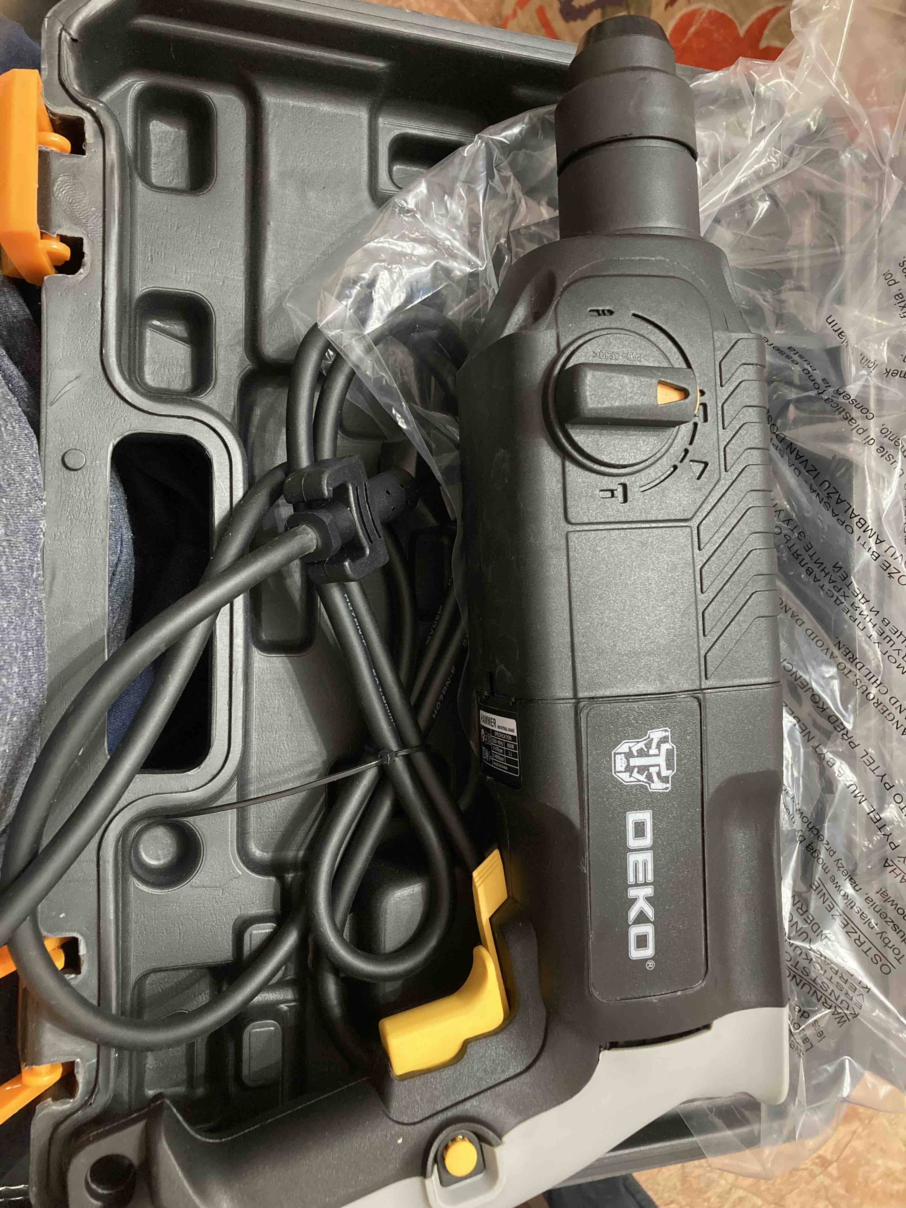 Перфоратор сетевой deko dkh850w. Перфоратор deko dkh850w. deko hammer dkh850w щётки. deko hammer dkh850w щётки замена.