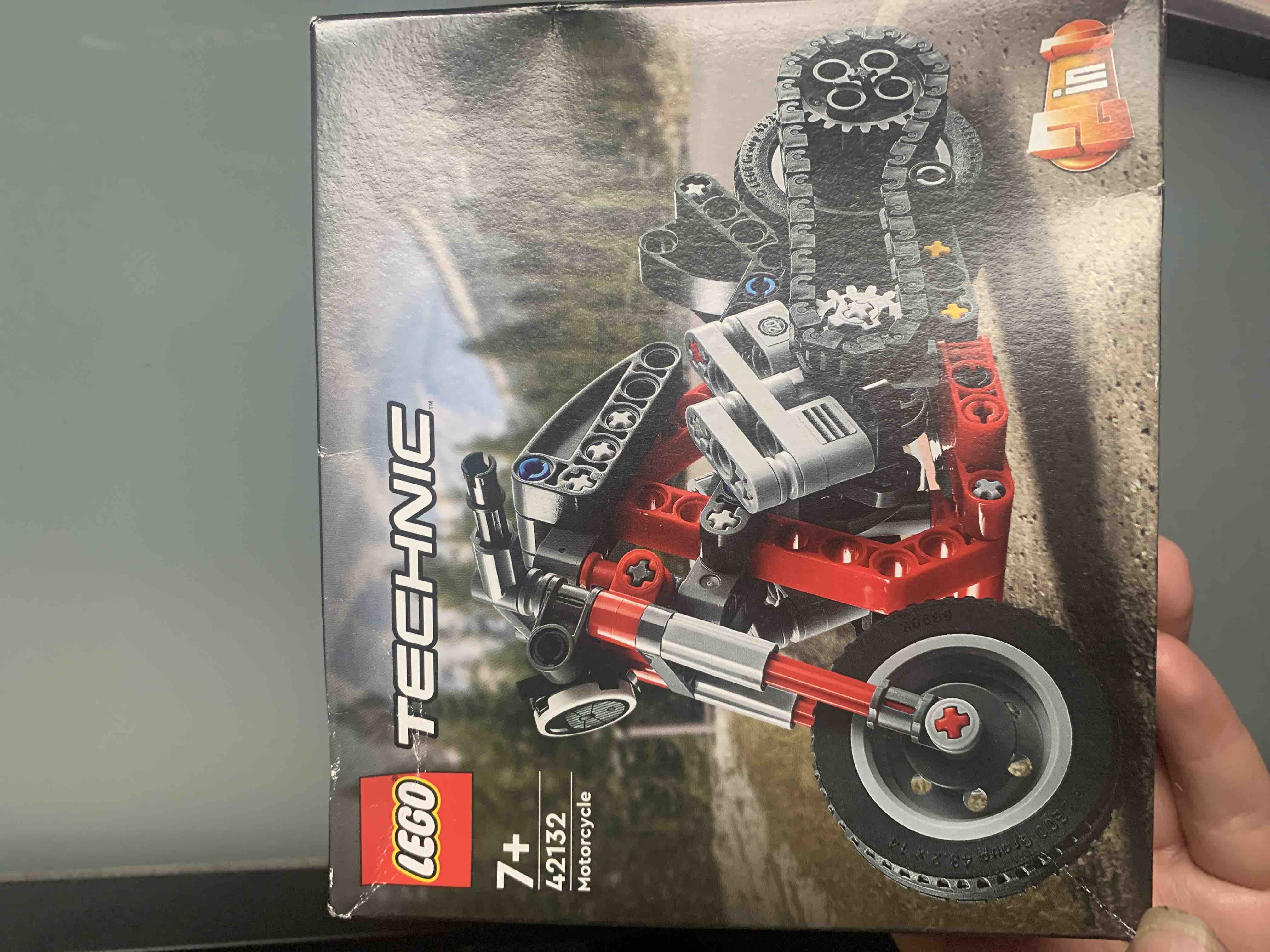 Отзывы о конструктор LEGO Technic Мотоцикл 42132 - отзывы покупателей на  Мегамаркет | конструкторы LEGO 42132 - 600005503415