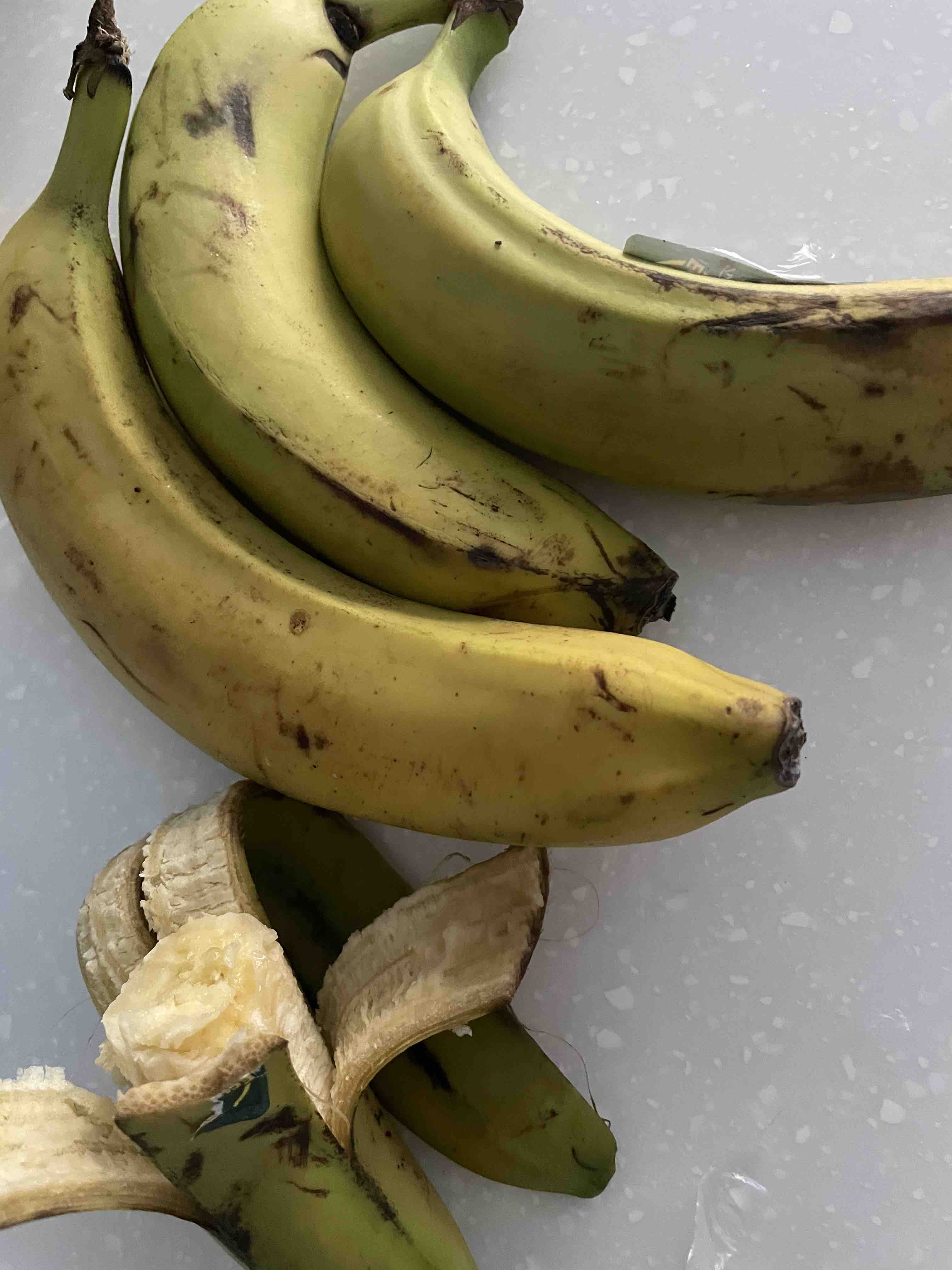Какие бывают бананы. Сорта бананов. Сорта бананов с фото. Бананы сорта и виды. 4 Банана.
