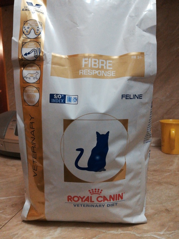 Royal canin gastrointestinal fibre response 2 кг. Роял Канин Файбер. Роял Канин Файбер для кошек. Файбер Респонс для кошек. Файбер Роял Канин для кошек от запора.