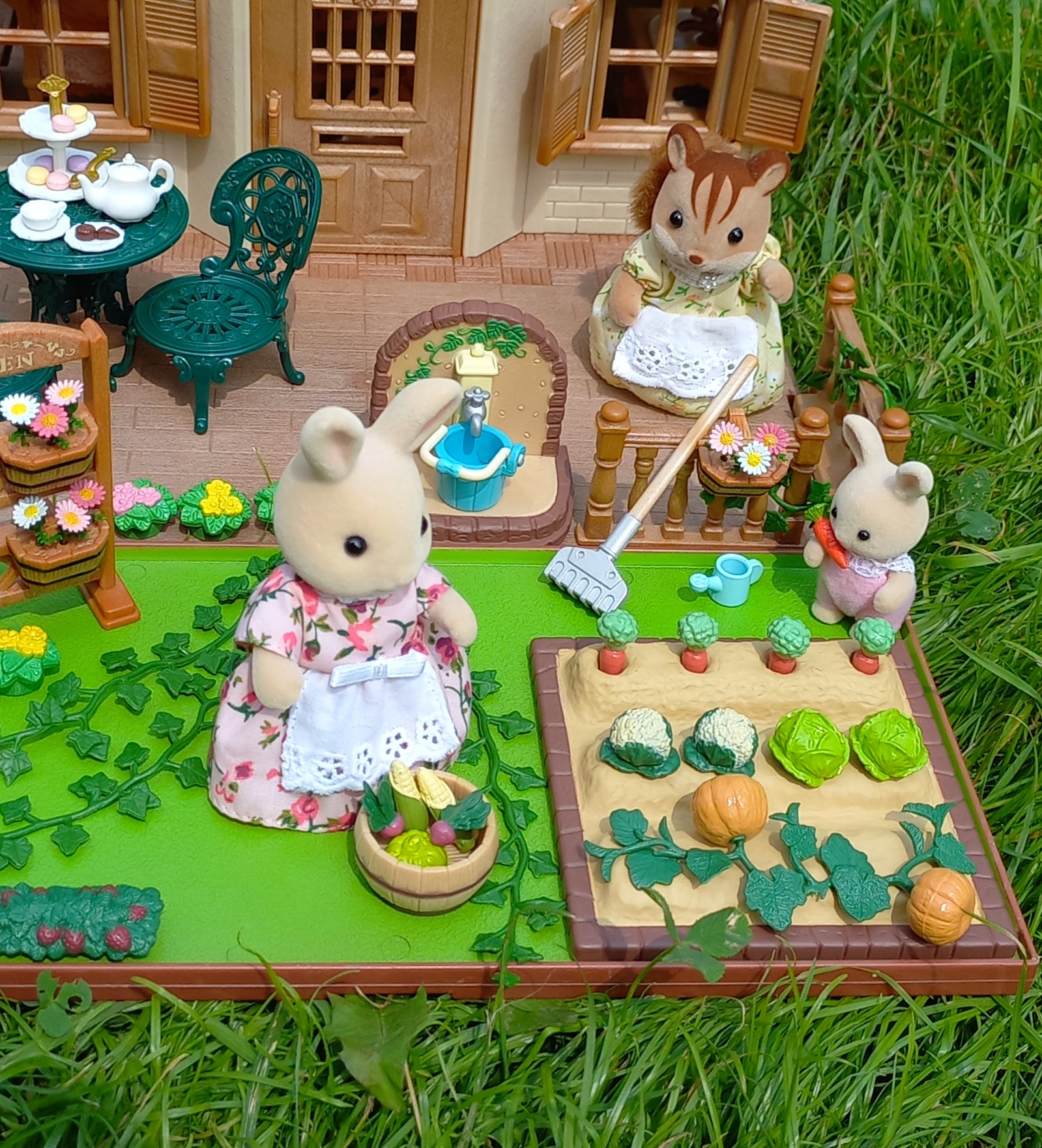 Отзывы о игровой набор Sylvanian Families EPOCH Sylvanian Families Огород -  отзывы покупателей на Мегамаркет | игровые наборы и фигурки 5026 -  100002125386