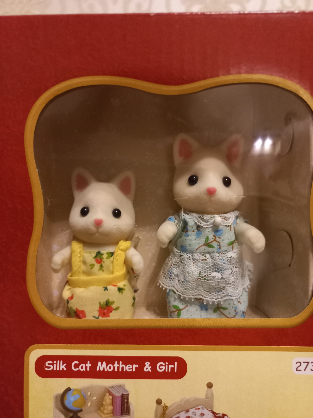 Купить игровой набор Sylvanian Families Трехэтажный дом с аксессуарами и  фигурками 2737, цены на Мегамаркет