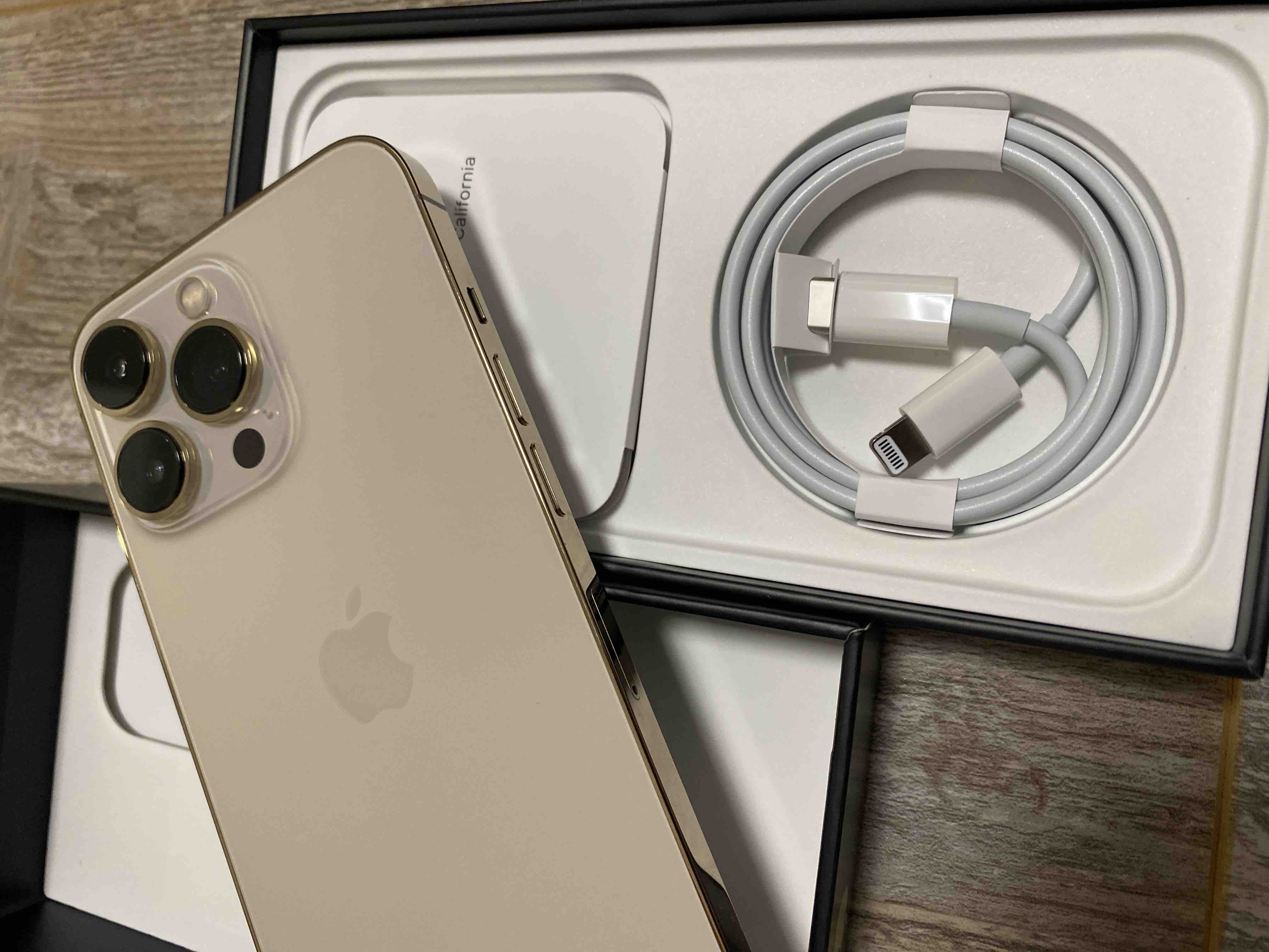 Смартфон Apple iPhone 13 Pro 128GB Gold - отзывы покупателей на  маркетплейсе Мегамаркет | Артикул: 100031973173