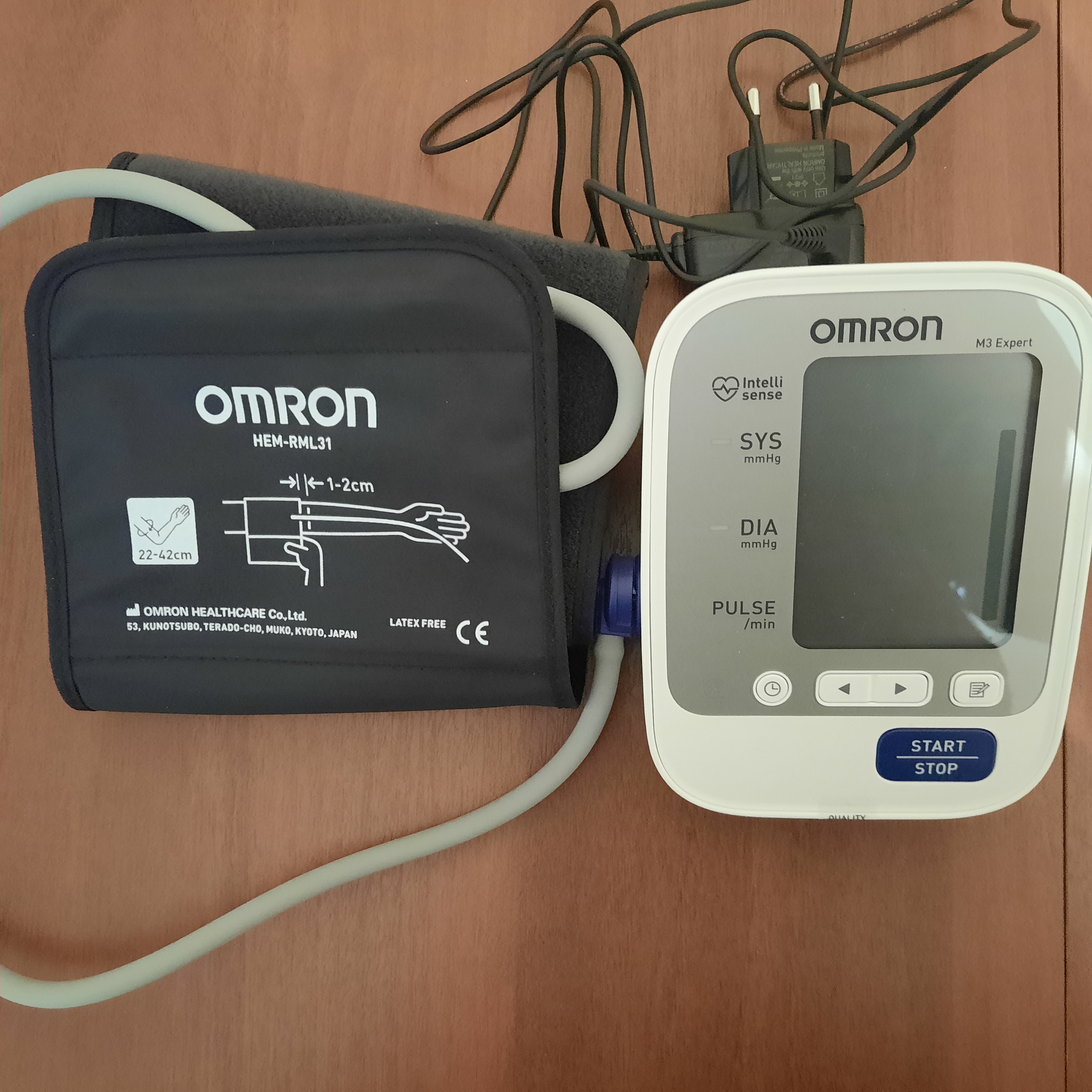 Тонометр Omron M3 Expert HEM 7132-ALRU автоматический на плечо - отзывы  покупателей на Мегамаркет | 100023988572