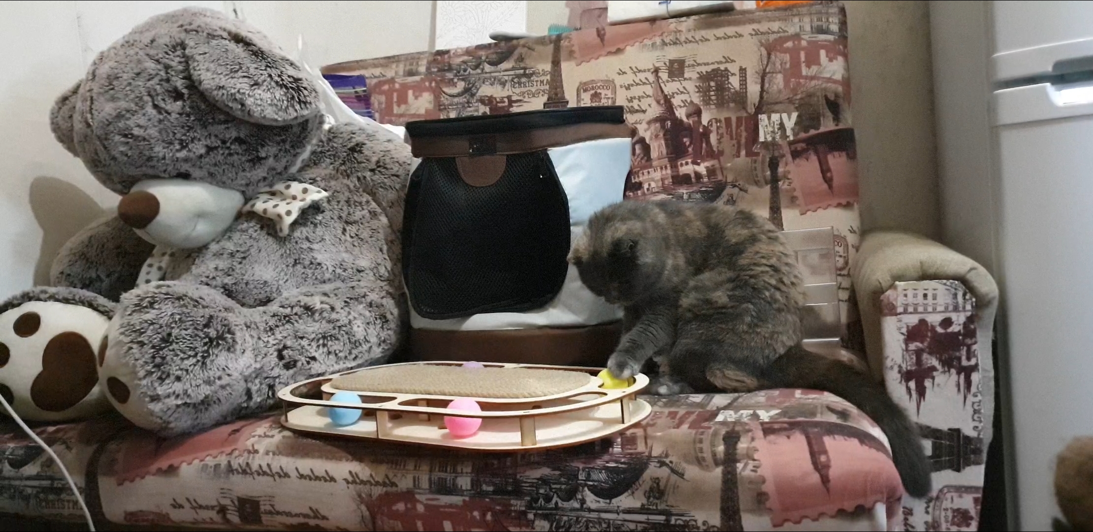 Игрушка для кошек мячик из бумажной веревки цвет в ассортименте - 4 см / 1 шт — Цена: 1 ₸