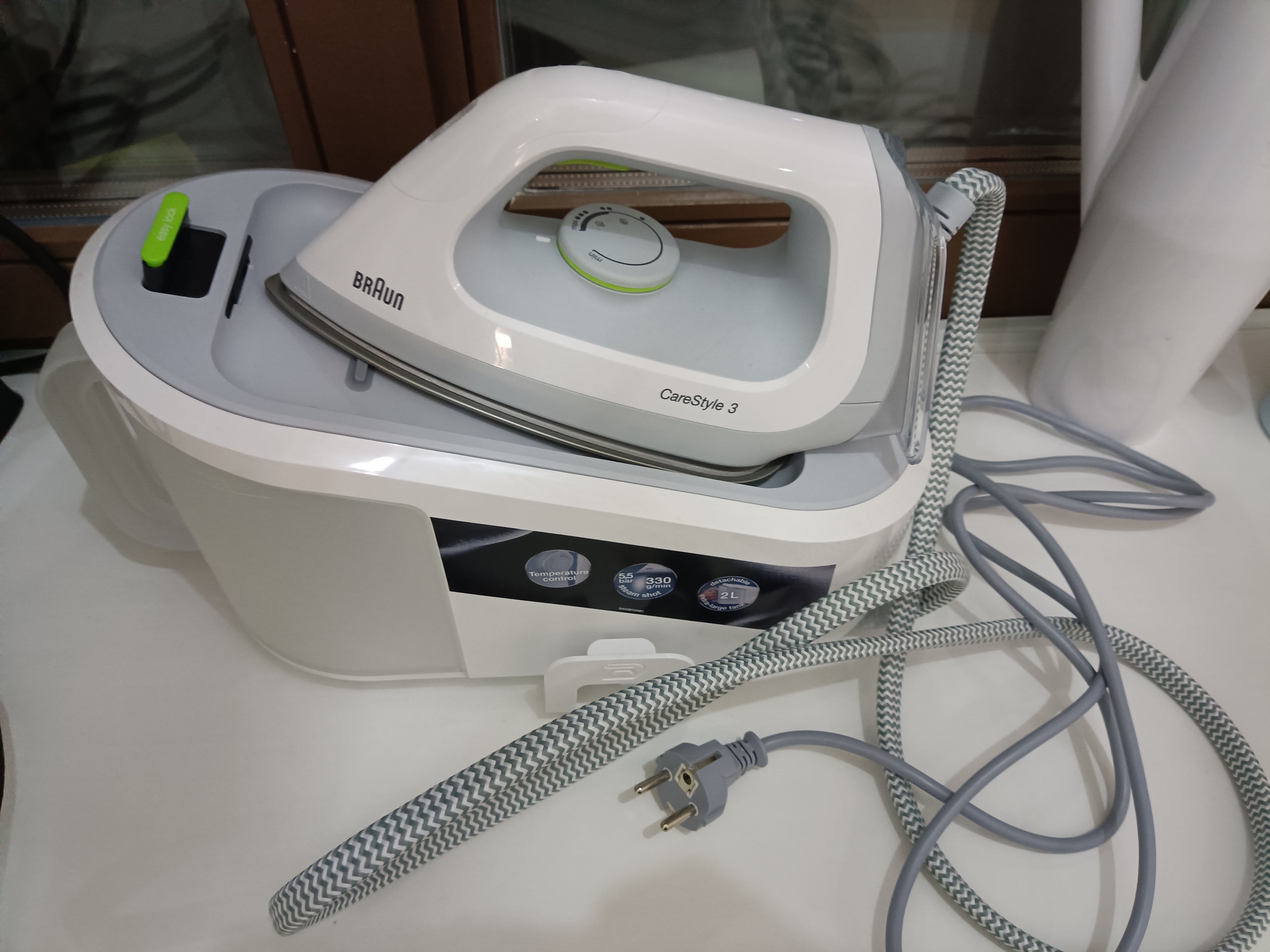 Braun CareStyle 3 IS 3042 WH Steam Generator Iron Review