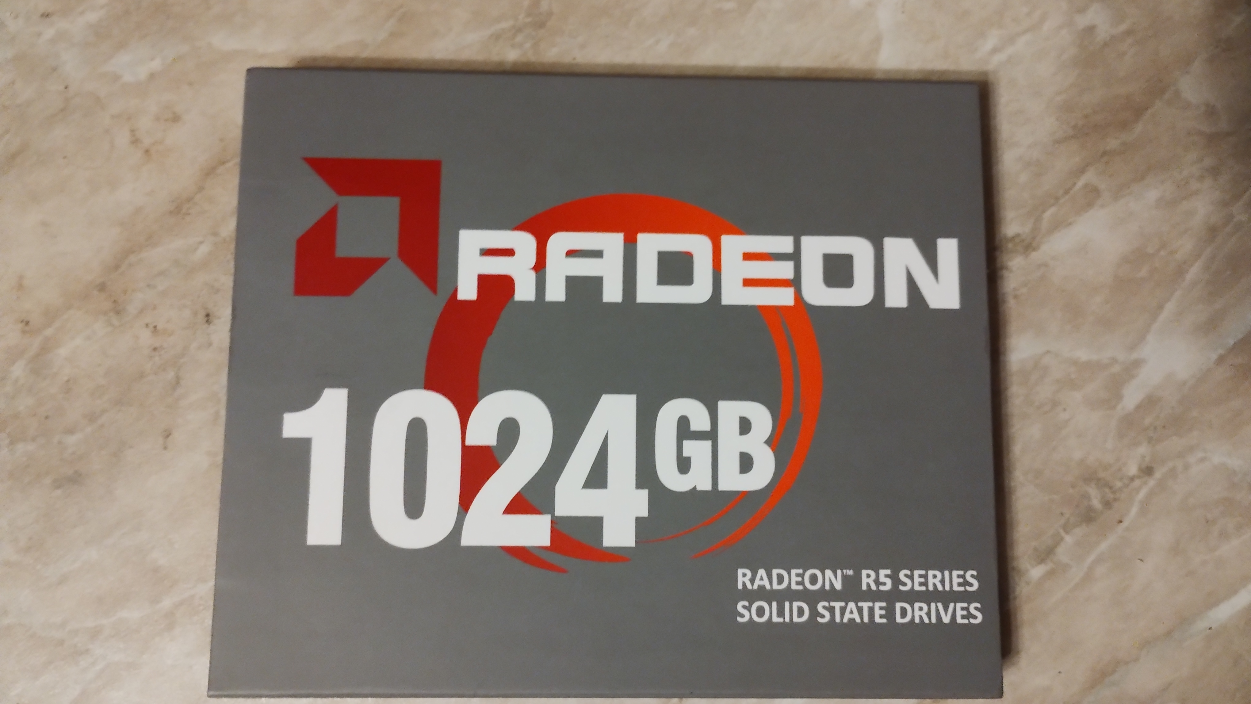 SSD накопитель AMD Radeon R5 2.5