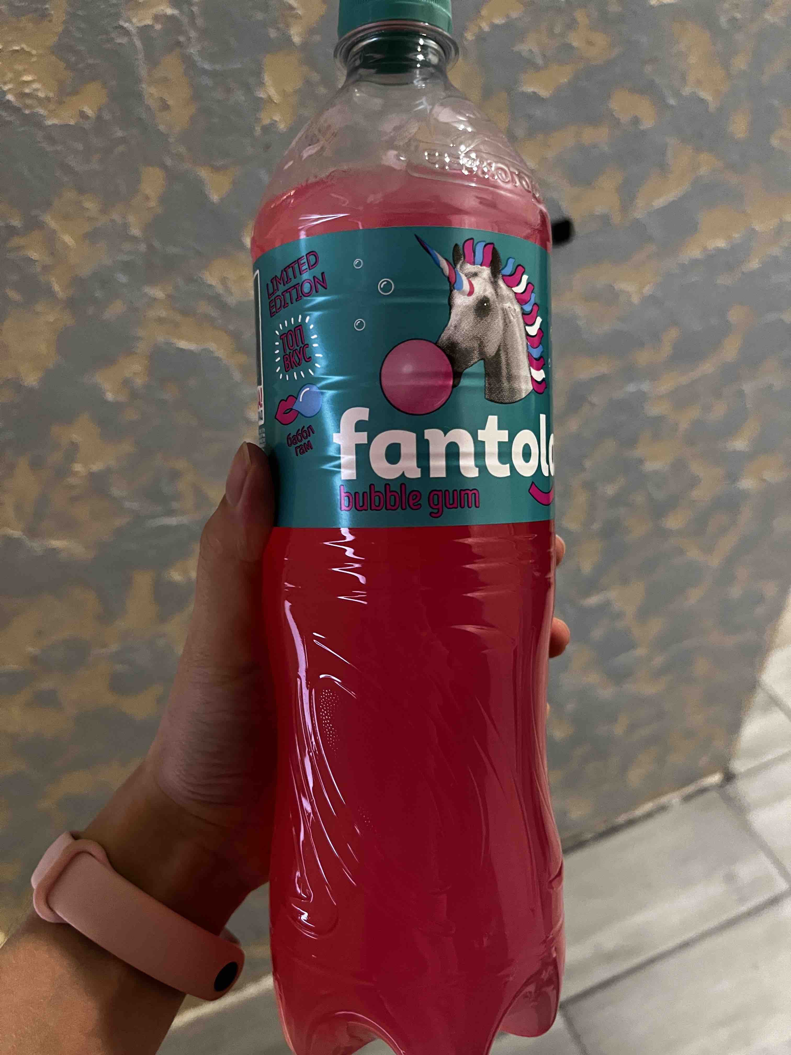 Газированный напиток Fantola Bubble Gum 1 л - отзывы покупателей на  маркетплейсе Мегамаркет | Артикул: 100028154246