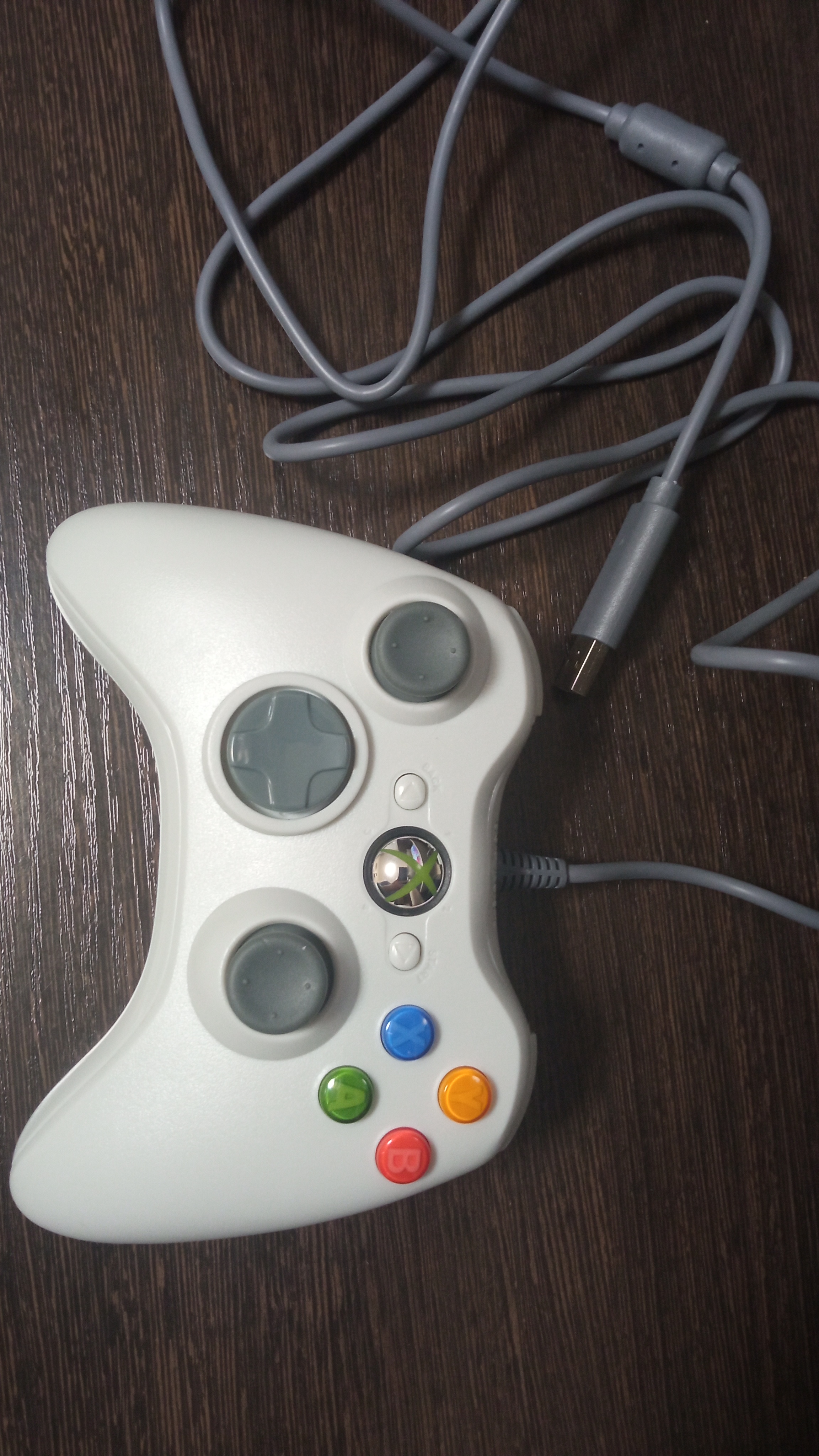 Геймпад NoBrand для Xbox 360/PC White (Не оригинал), купить в Москве, цены  в интернет-магазинах на Мегамаркет