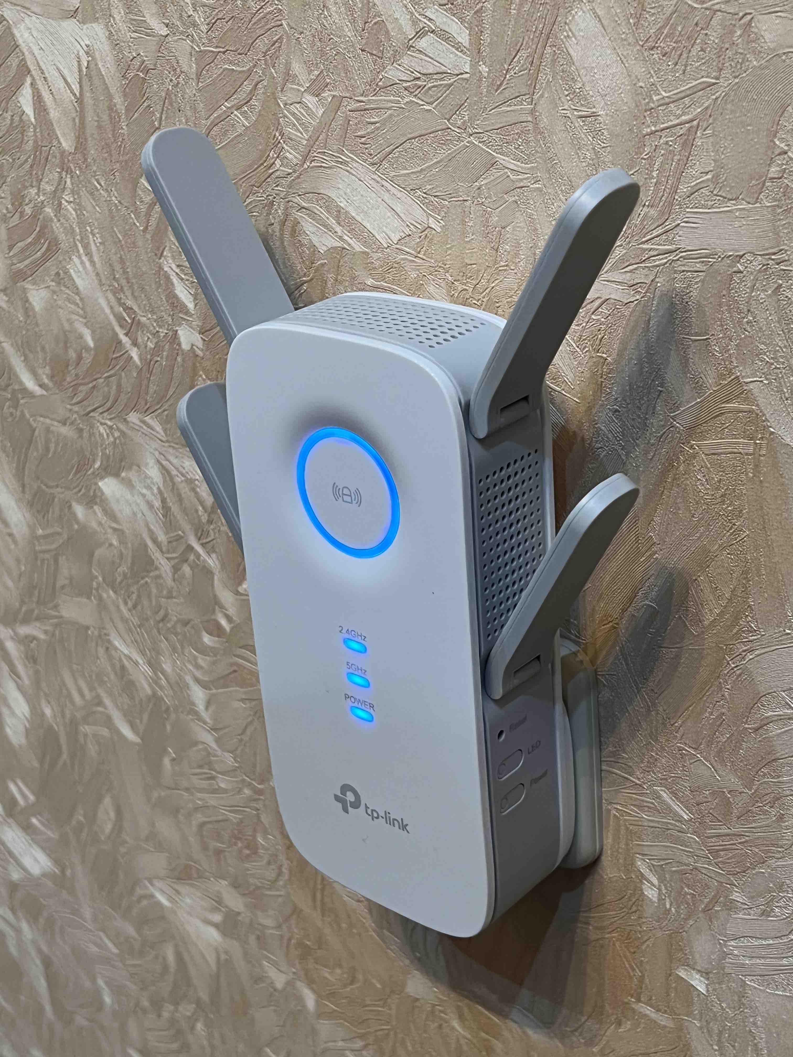 Ретранслятор Wi-Fi сигнала TP-Link AC2600 RE650 (EU) 1.0 White - купить в  Компьютерная Техника, цена на Мегамаркет