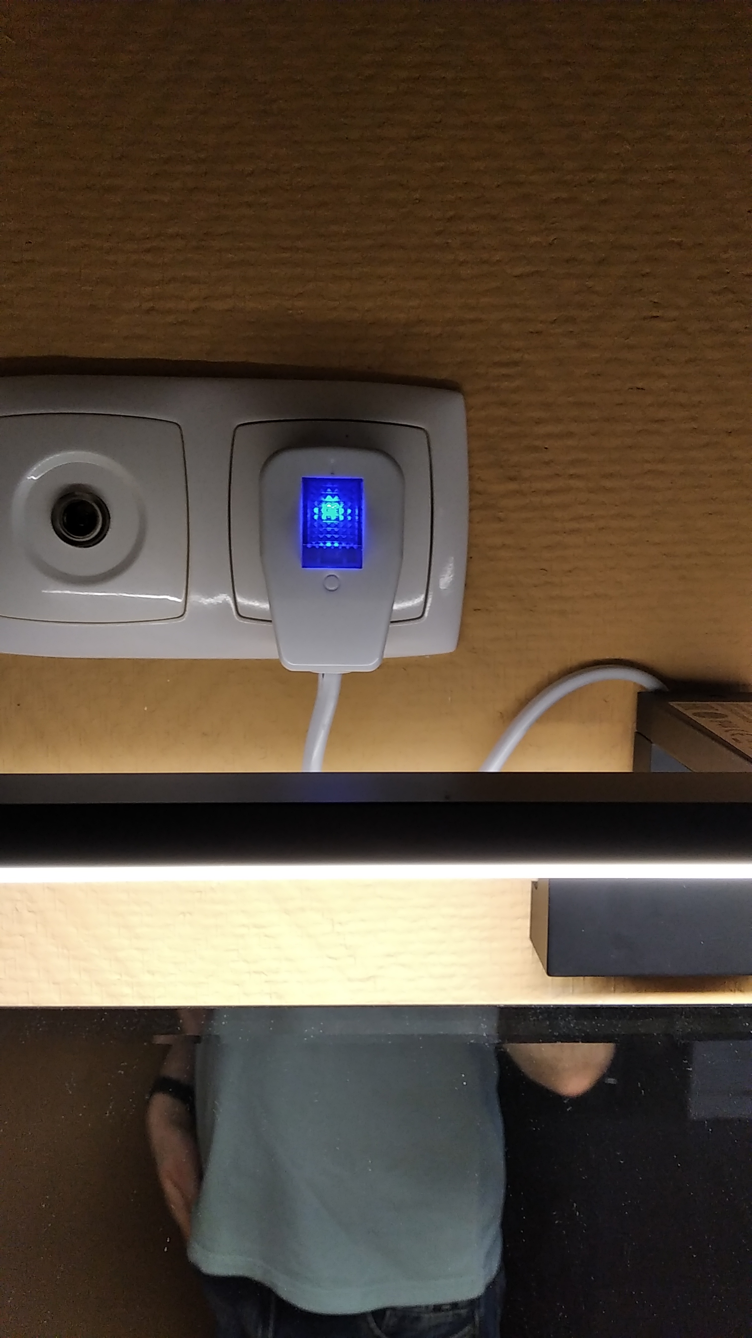 Вилка с выключателем с/з белая 16А UNIVersal BD1505-1 купить в интернет ...