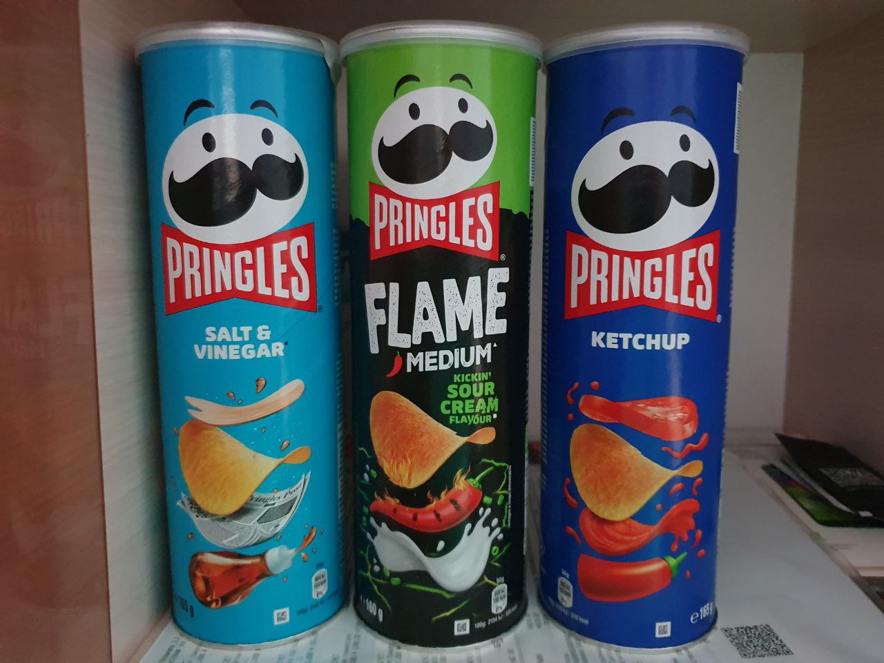 Купить чипсы PRINGLES картофельные соль;уксус 165гр, цены на Мегамаркет |  Артикул: 600002063155