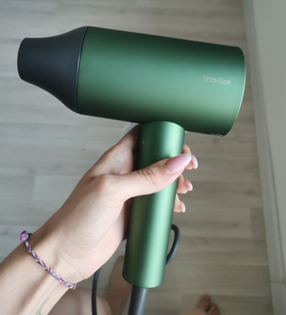 Green shop hair dryer