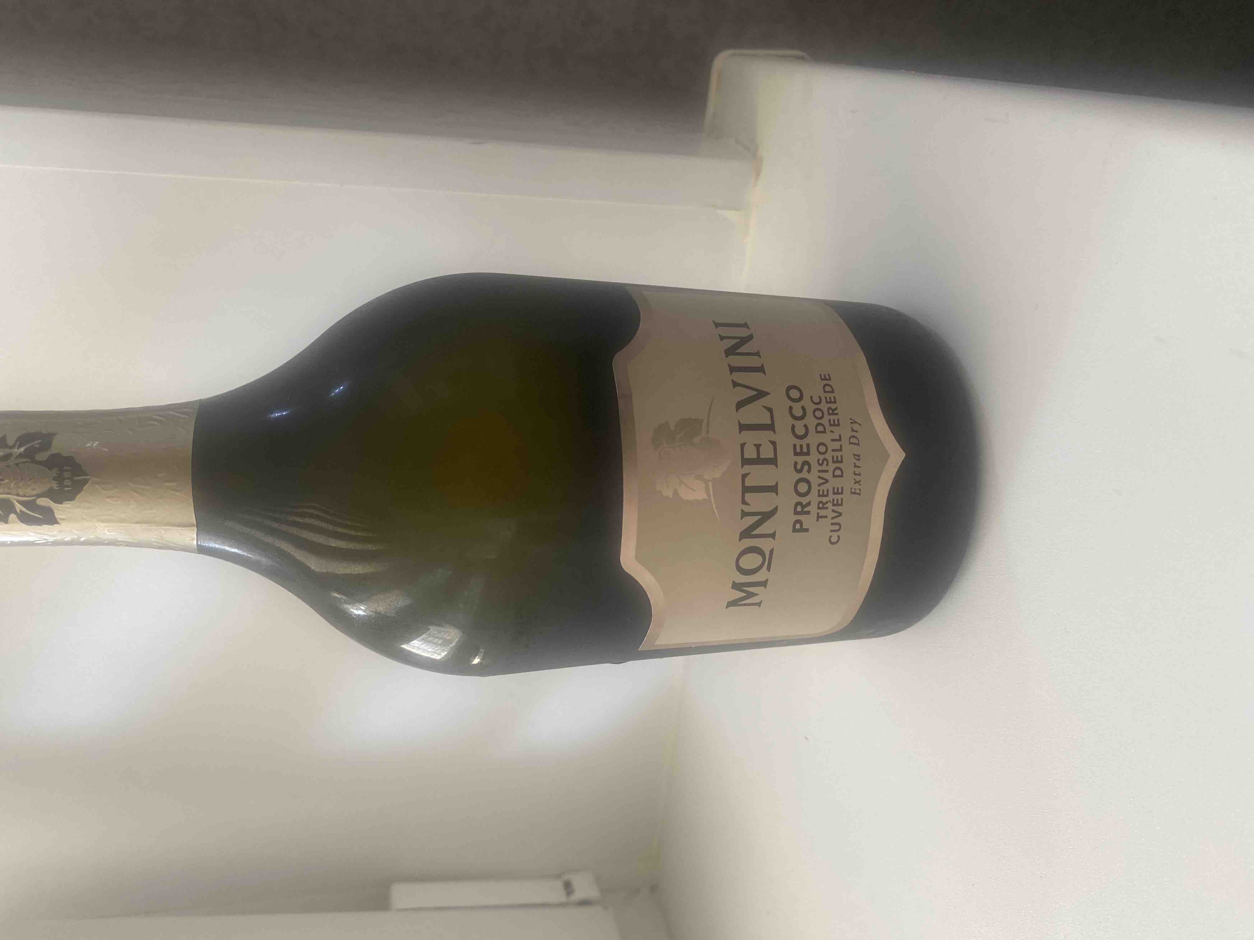 Вино montelvini prosecco. Монтельвини Просекко. Шампанское Montelvini Prosecco. Монтелвини игристое Монтельвини Просекко. Просекко Монтельвини Винлаб.