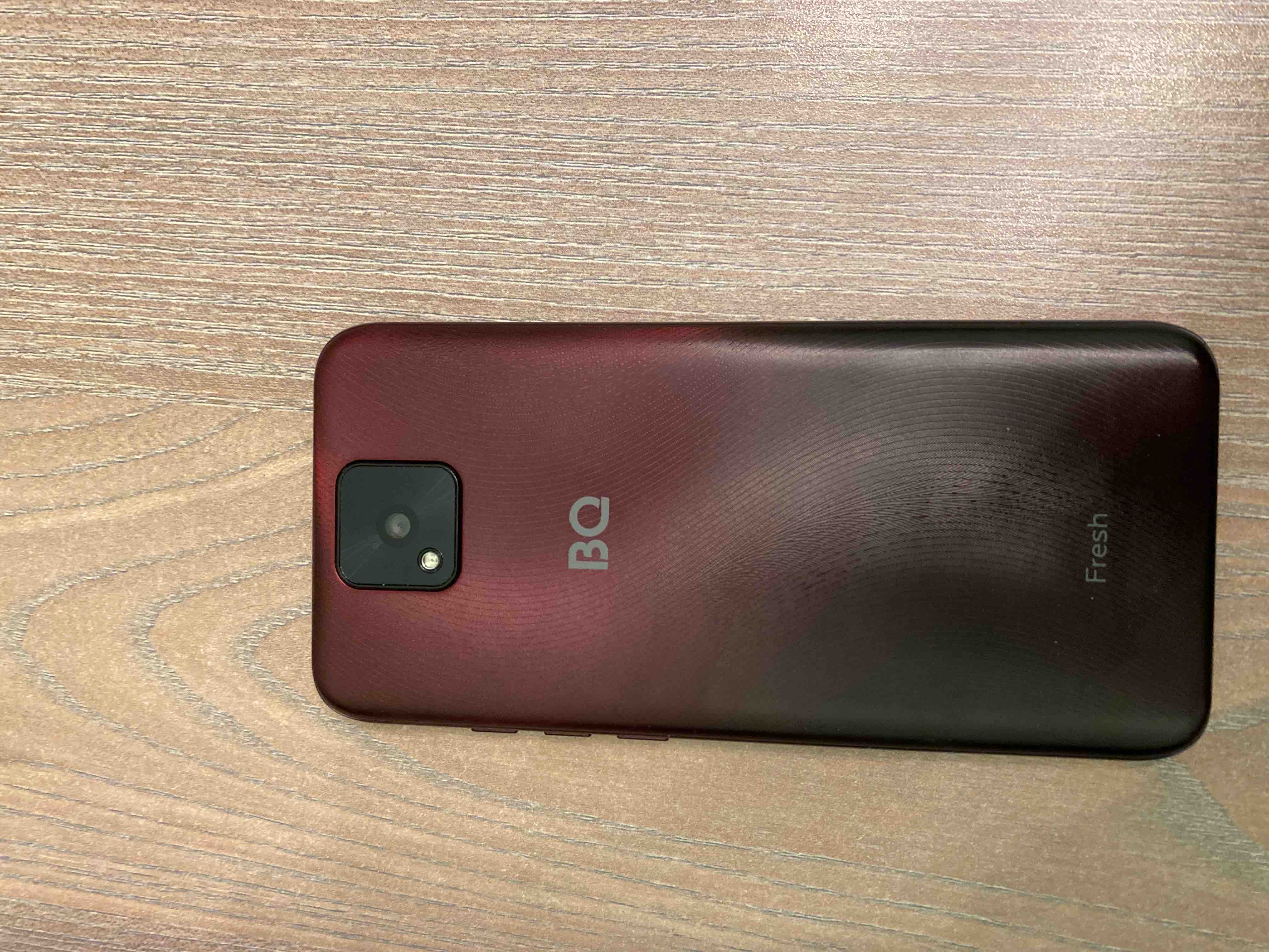 Смартфон BQ BQ-5533G Fresh 2/16GB Dark Red - отзывы покупателей на  маркетплейсе Мегамаркет | Артикул: 100028488102