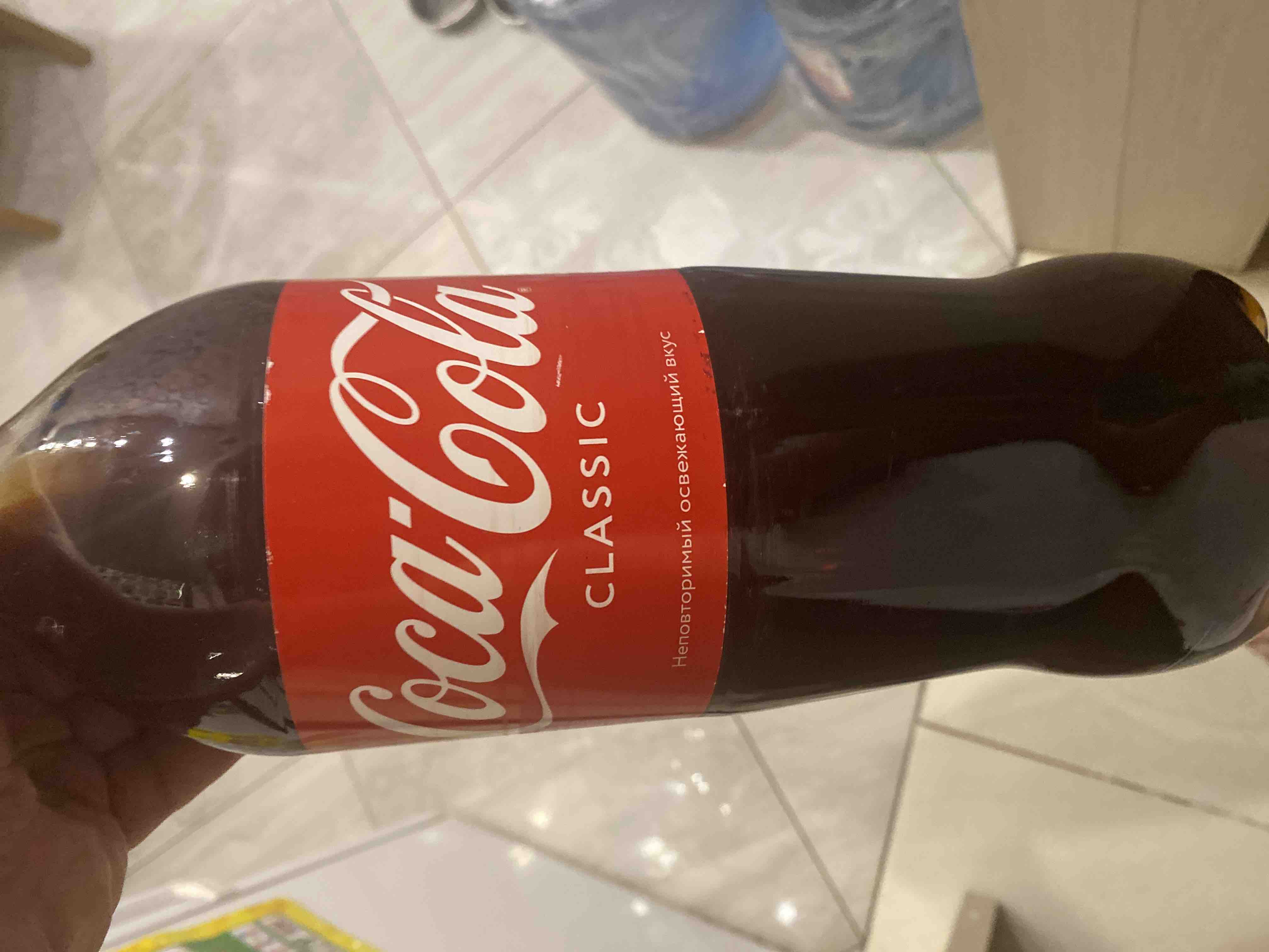 Газированный напиток Coca-Cola Classic, 2 л, 6 шт. - отзывы покупателей на  маркетплейсе Мегамаркет | Артикул: 600003183906