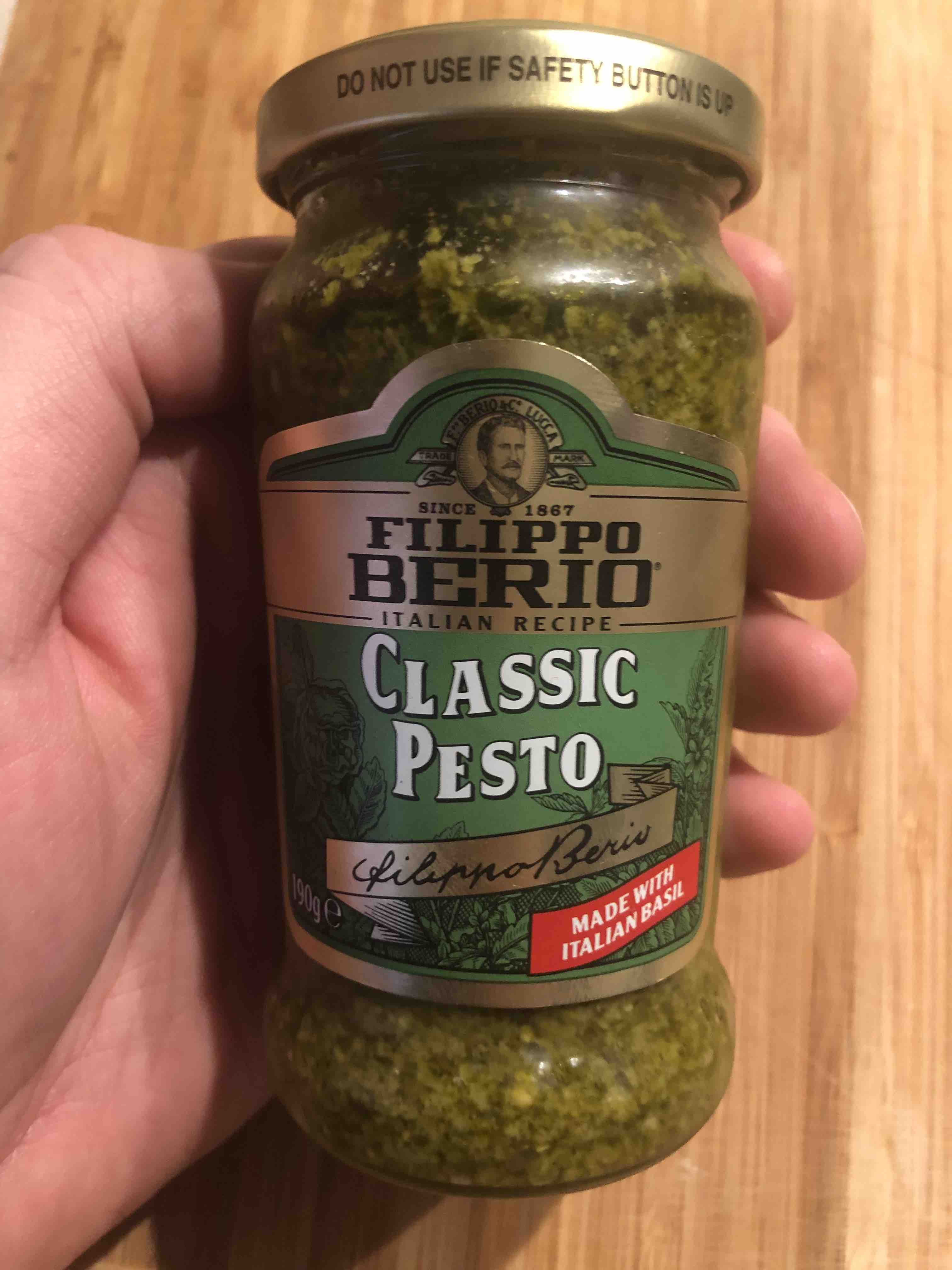 Filippo berio трюфель песто. Fillippo berio песто. Соус песто filippo berio. Filippo berio соус песто классический. Филиппо берио соус песто классический 190 грамм.