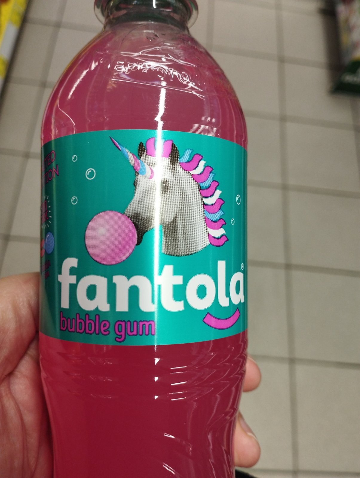 Газированный напиток Fantola Bubble Gum 1 л - отзывы покупателей на  маркетплейсе Мегамаркет | Артикул: 100028154246