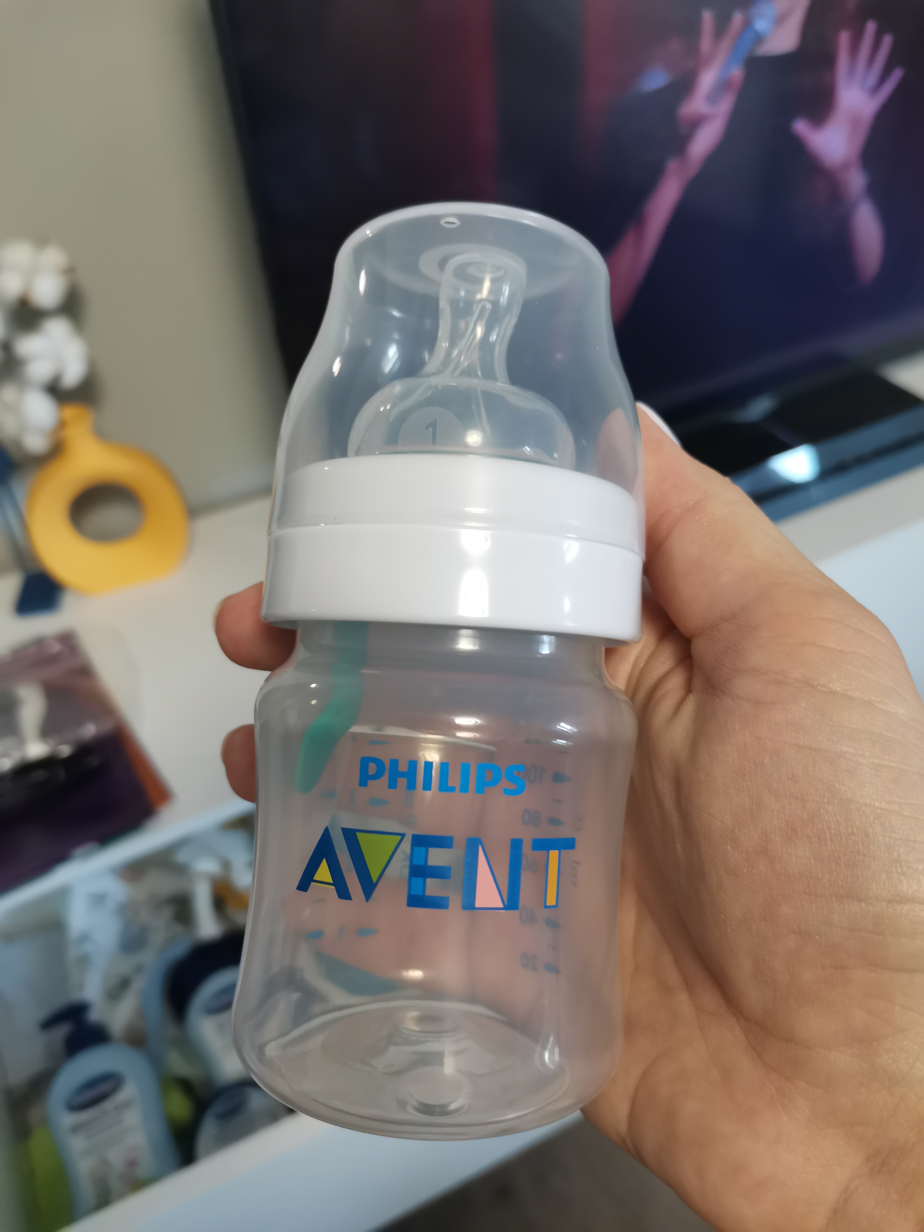 Отзывы о бутылочка Philips Avent Anti-colic с клапаном и соской Airfree с  рождения 125 мл SCF810/14 - отзывы покупателей на Мегамаркет | бутылочки  для кормления SCF810/14 - 100024566817