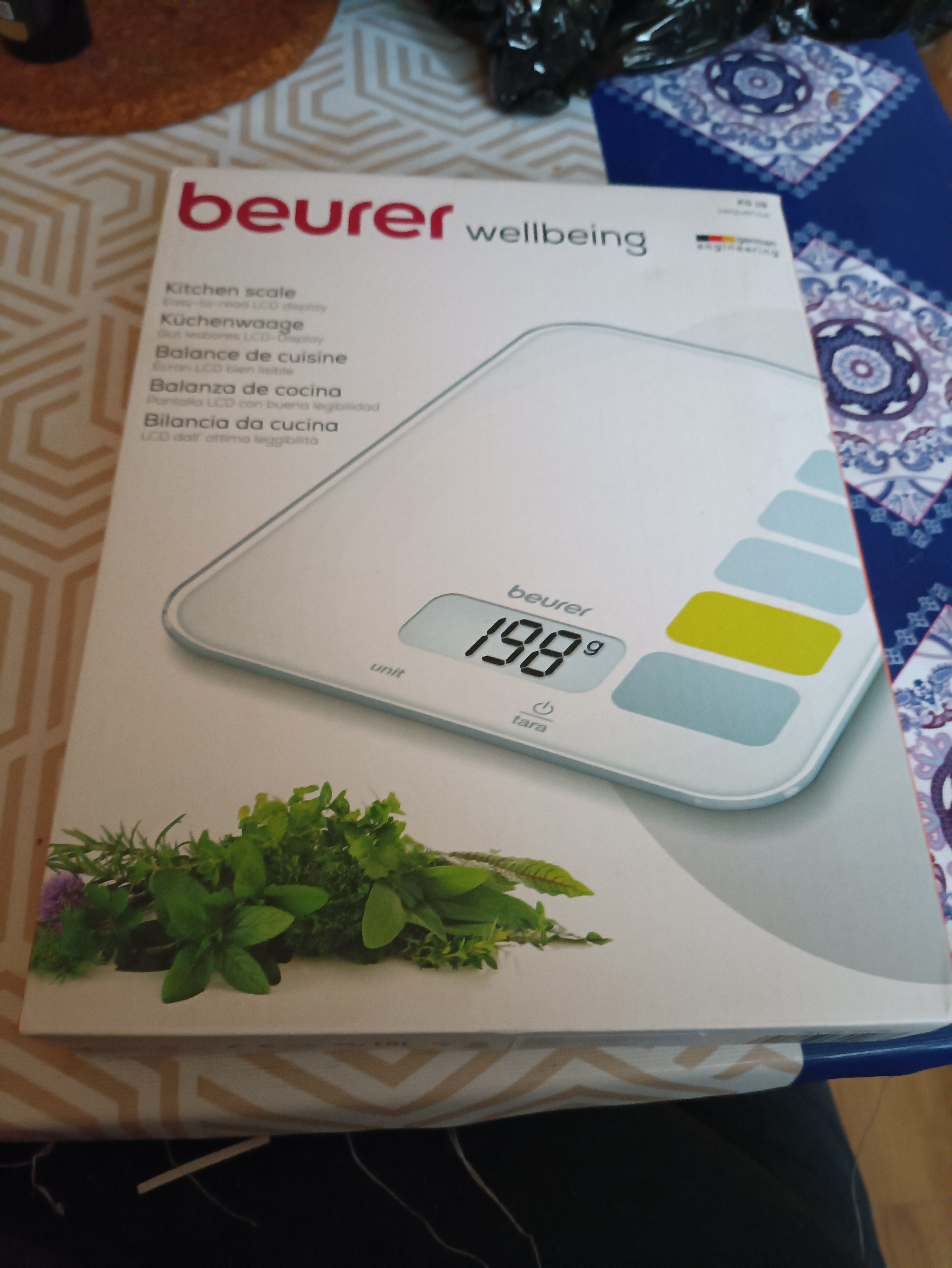 Kitchen scale Beurer ks19 (sequence)