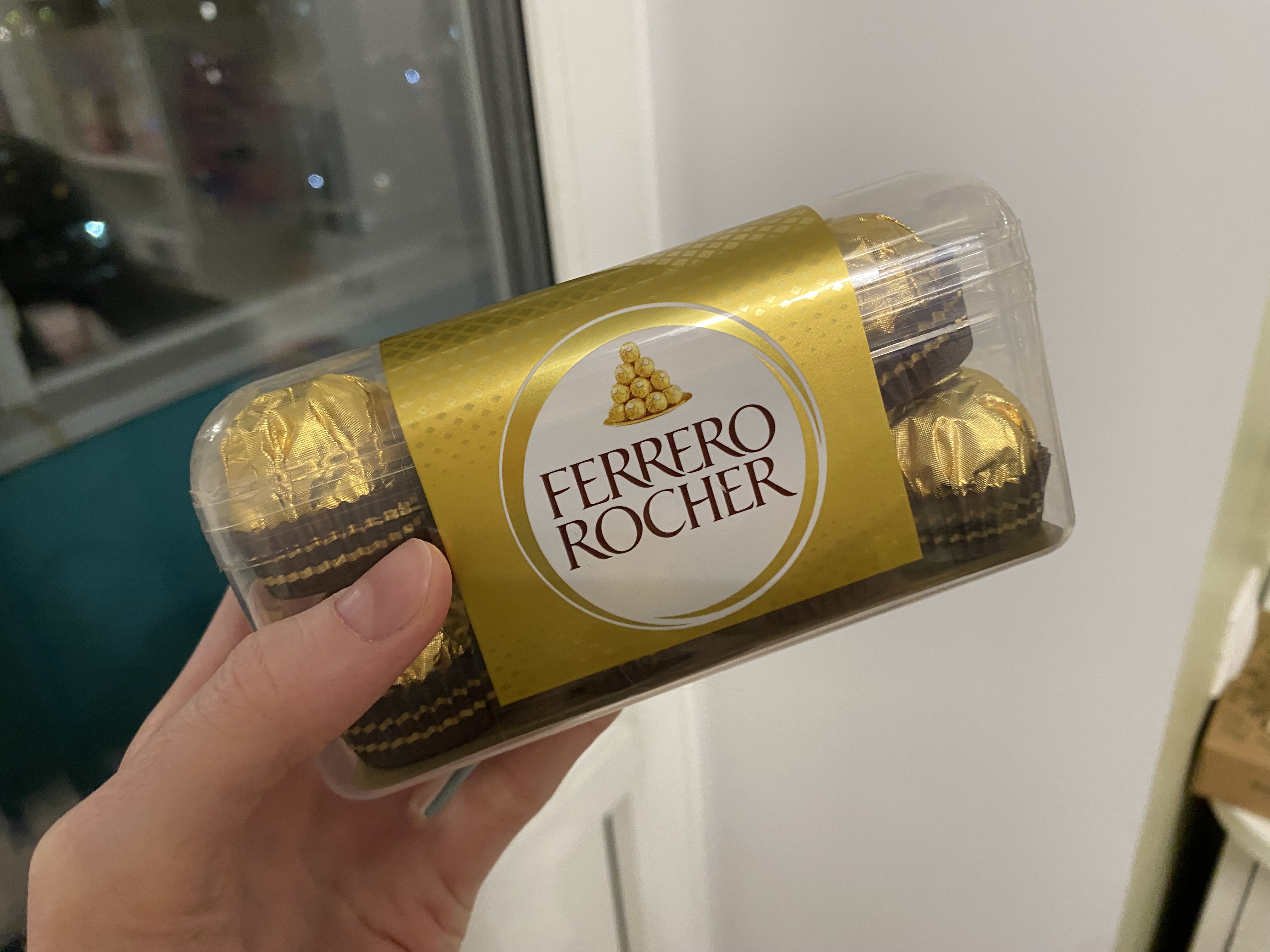 Купить конфеты Ferrero Rocher премиум, начинка из крема и лесного ореха ...
