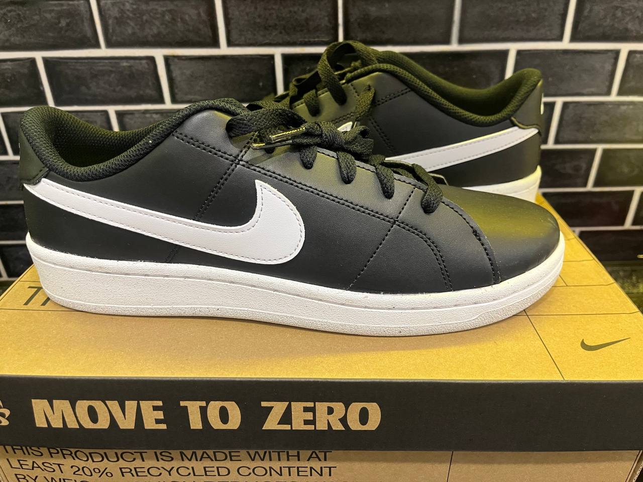 Nike Court Royale 2 Better Essential 8.5 US