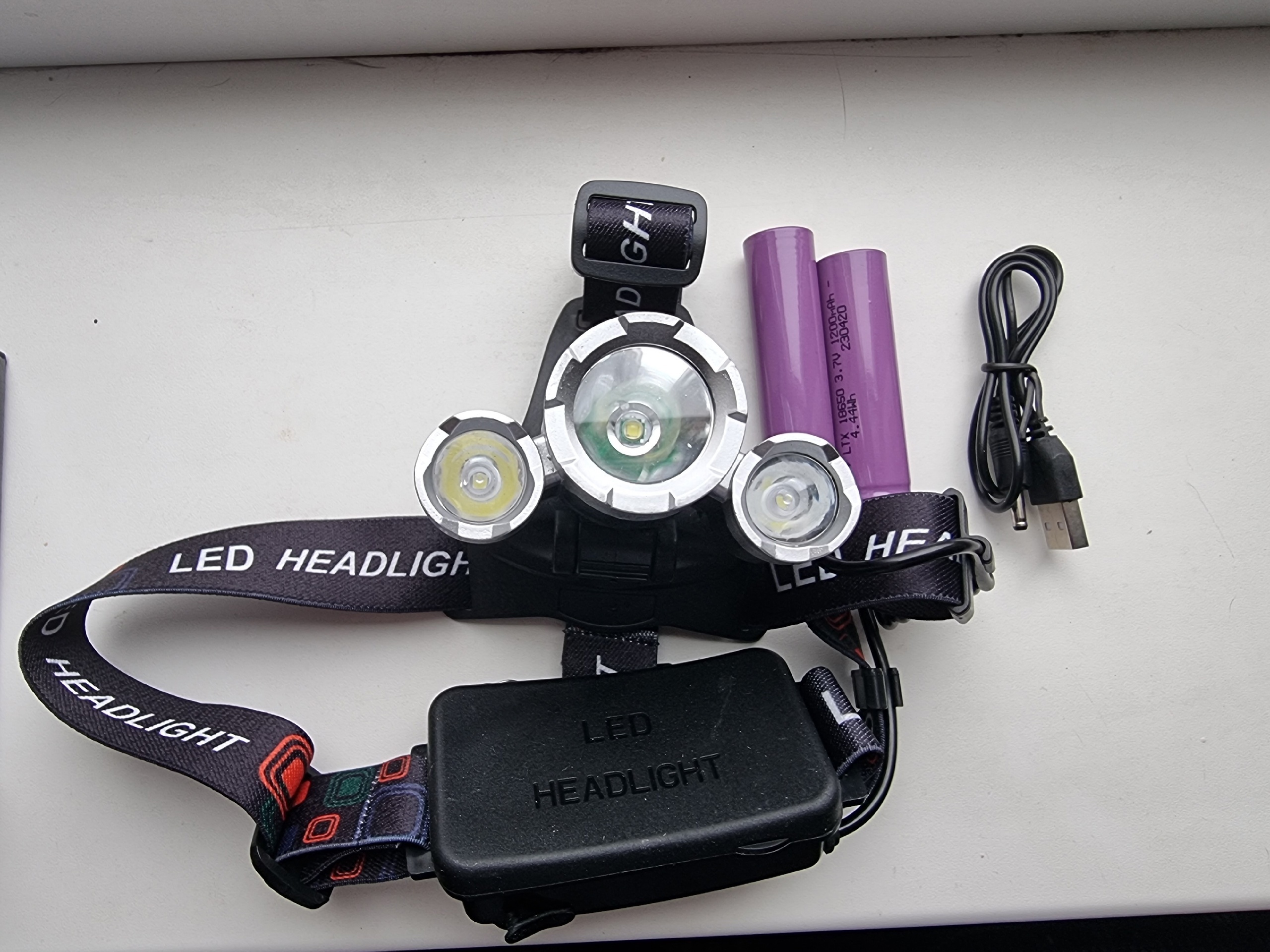 Светодиодный фонарик брелок встроенный аккумулятор зарядка от USB