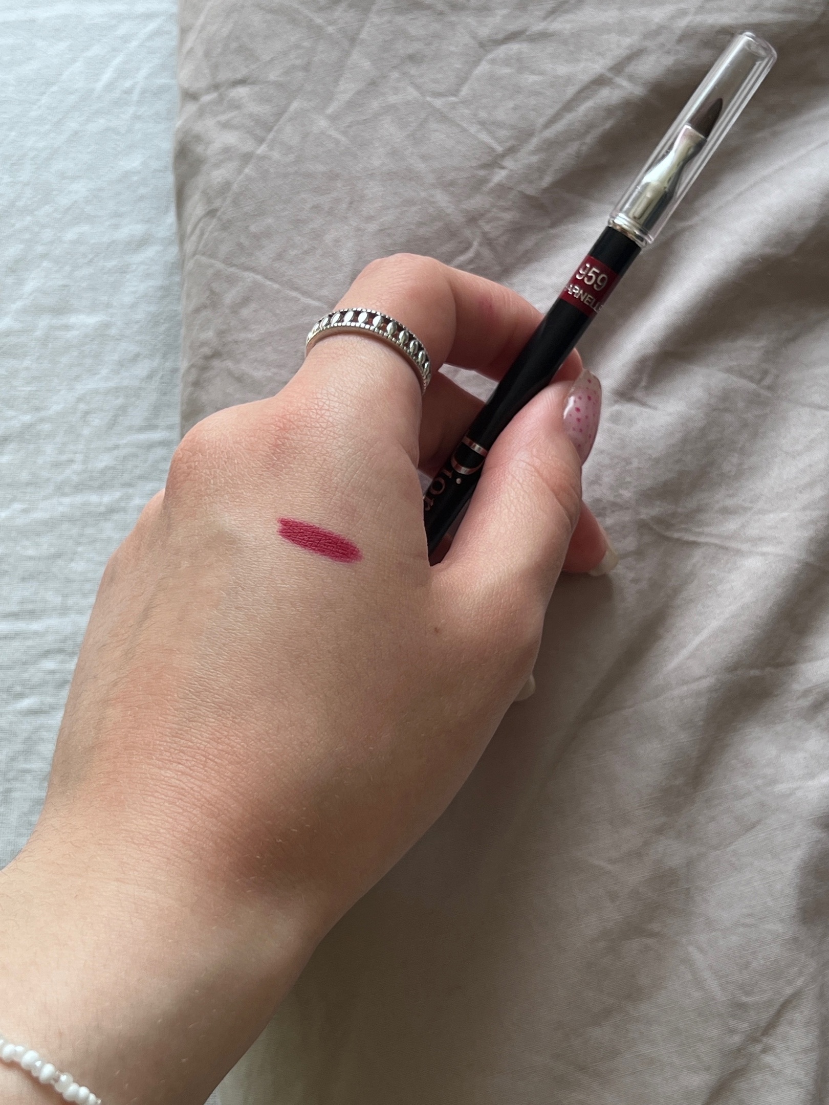 Отзывы о карандаш для губ с точилкой - dior contour lipliner pencil